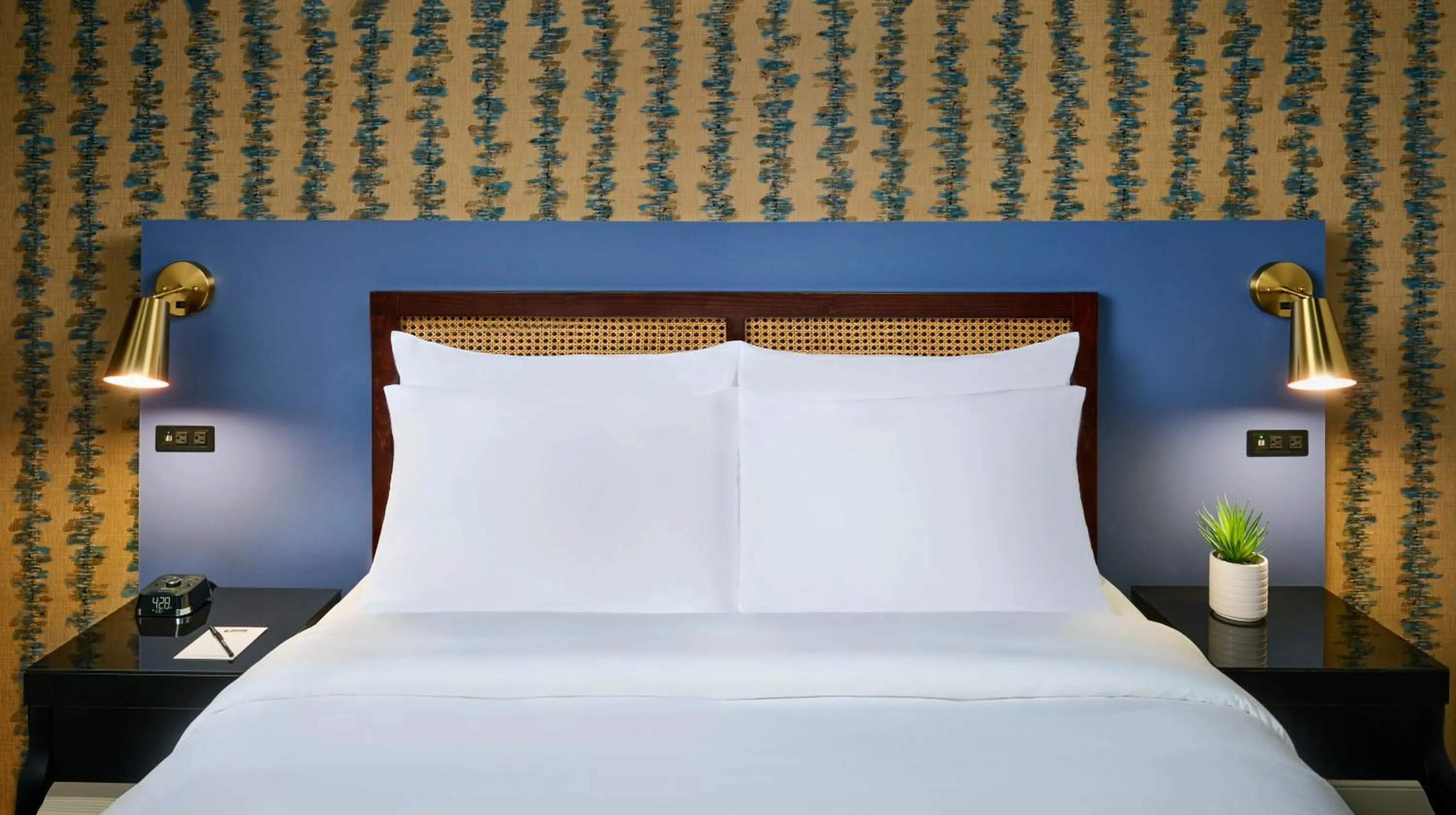 Bed in Hotel Victoria