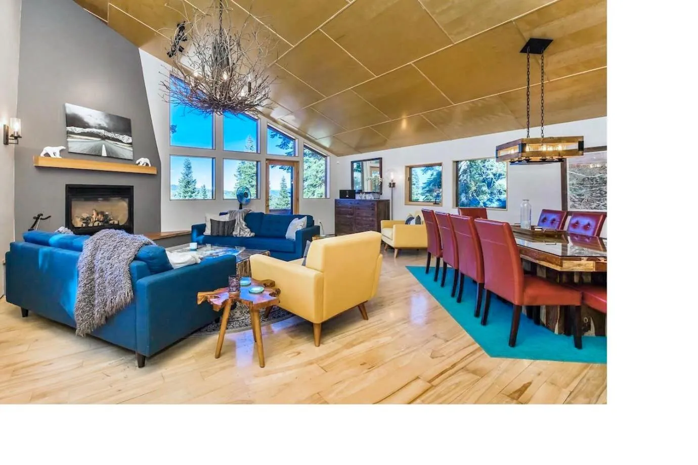 Living room in Tahoe Donner Luxury, Sleeps 14, Hot tub, 3100 sqft