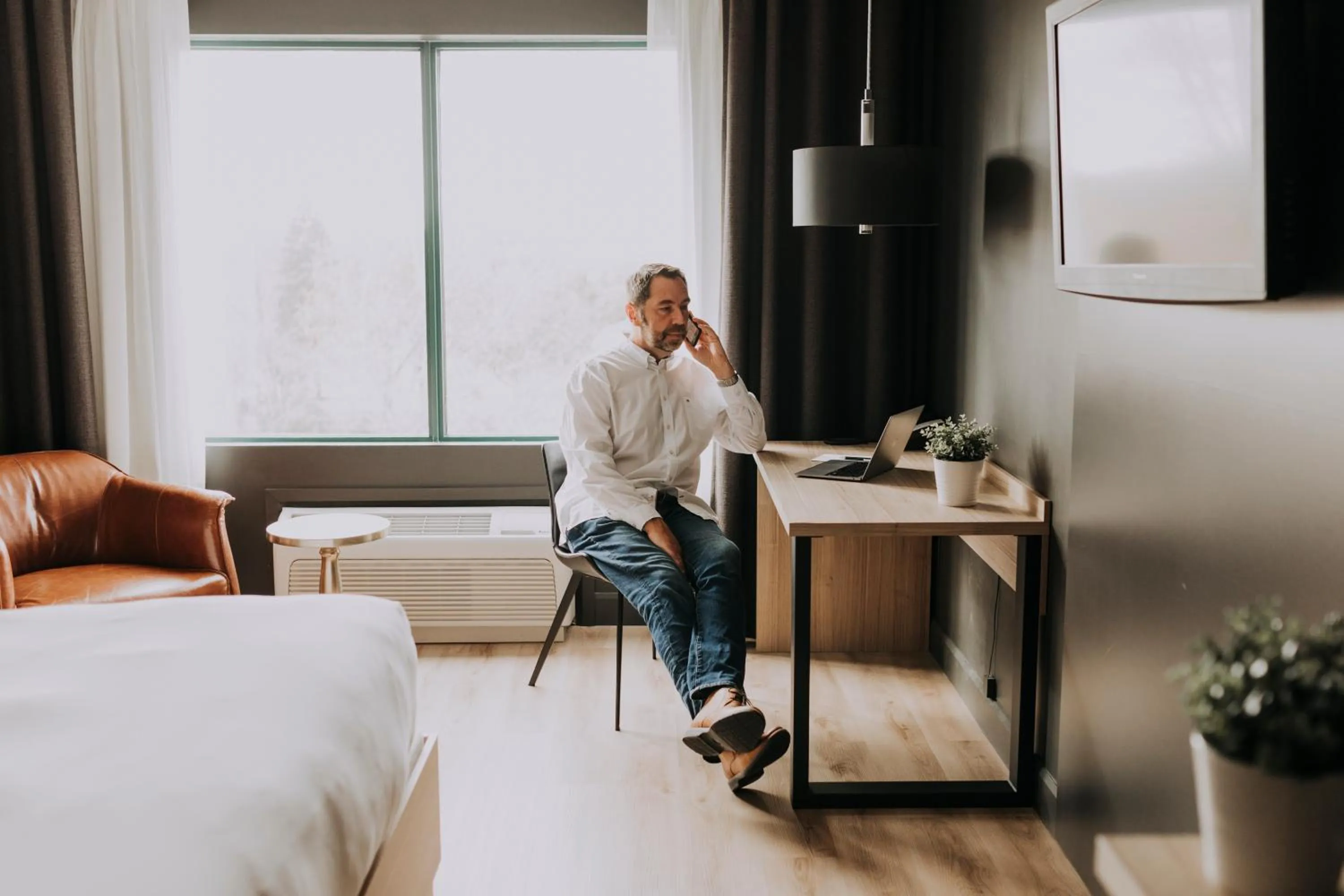 Seating area, Bed in Hôtel Château Joliette