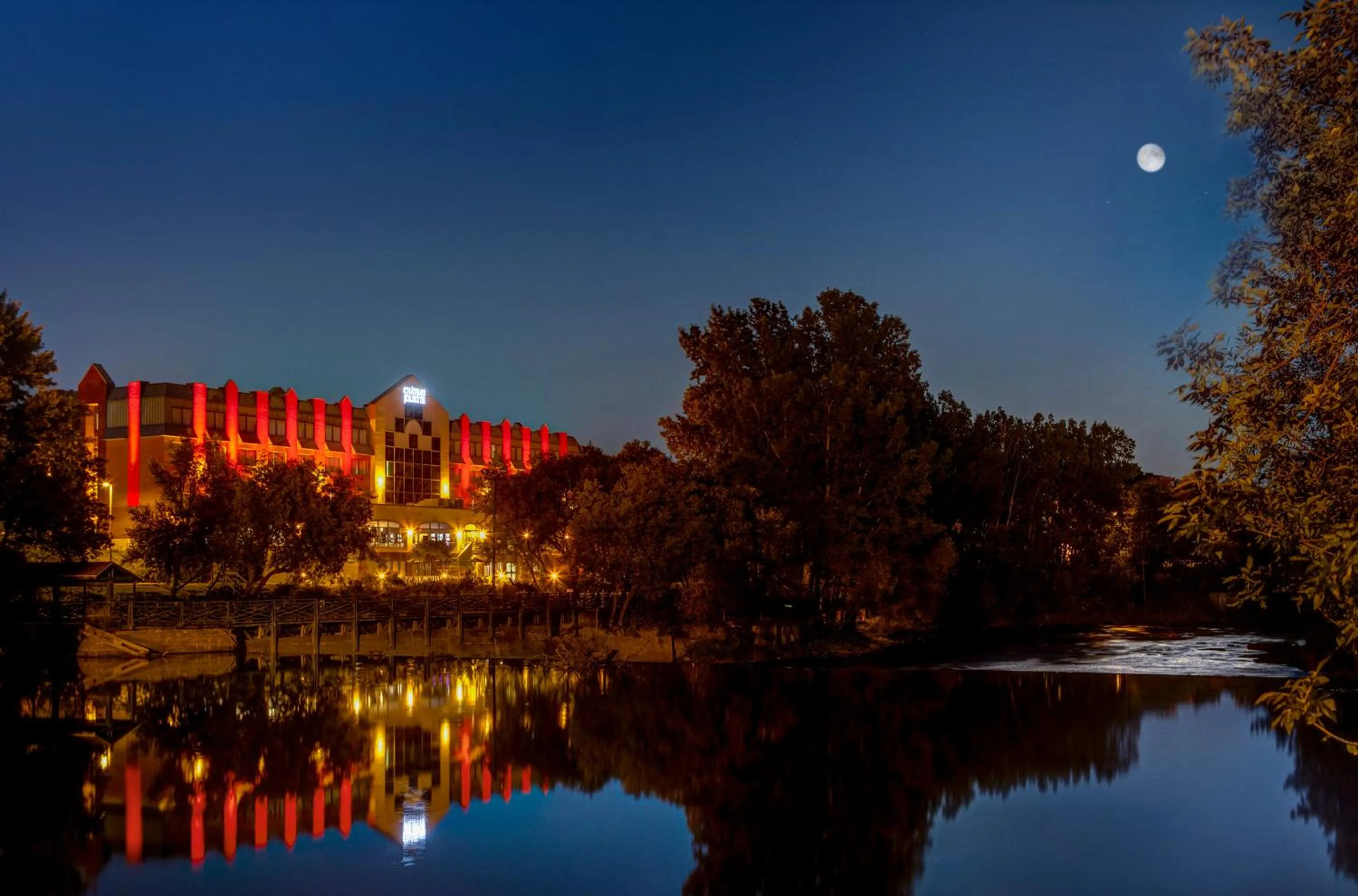 Facade/entrance in Hôtel Château Joliette