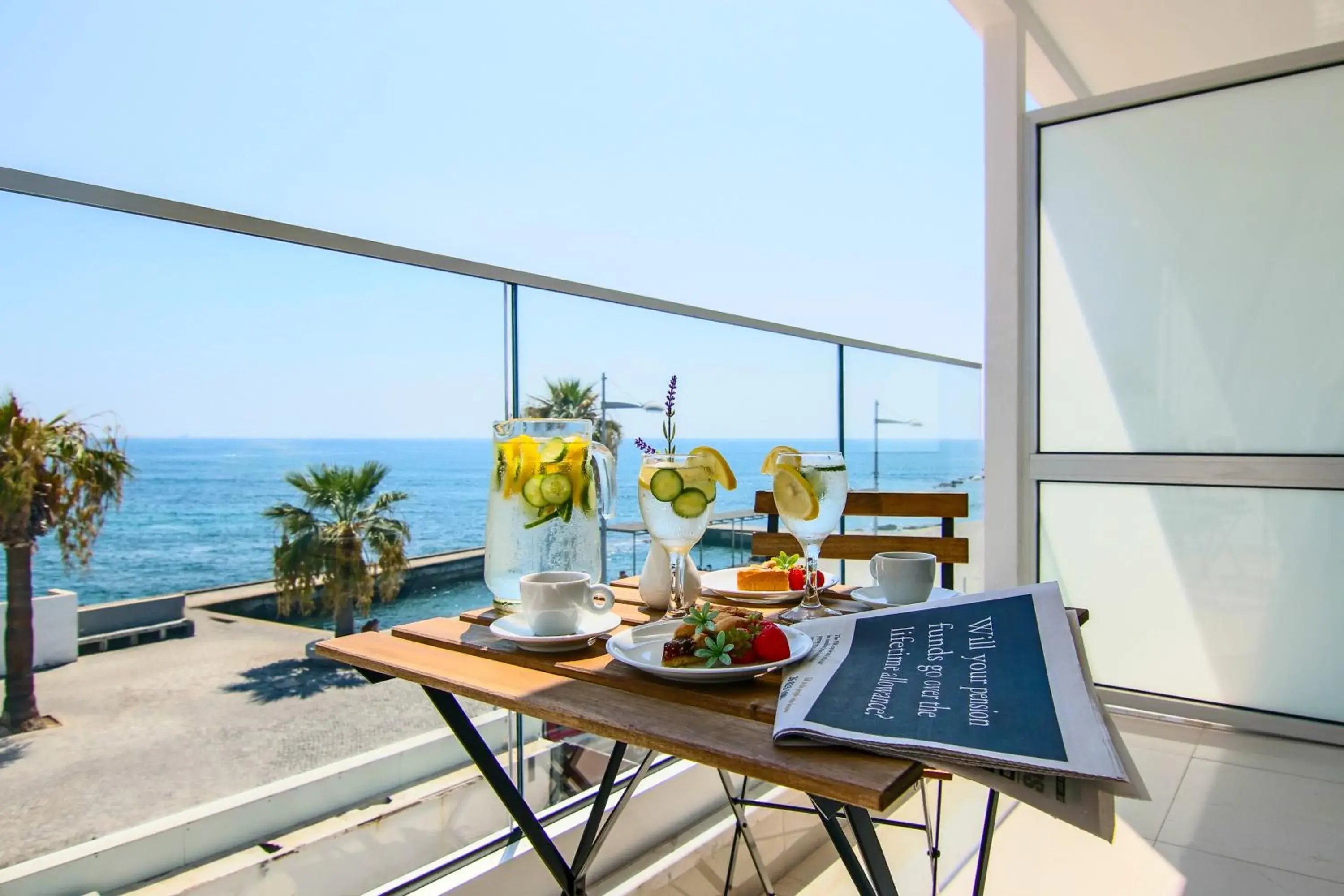 Phaedrus Living: Seaview Gold Flat Lighthouse 48 Phaedrus Living: Seaview Gold Flat Lighthouse 48