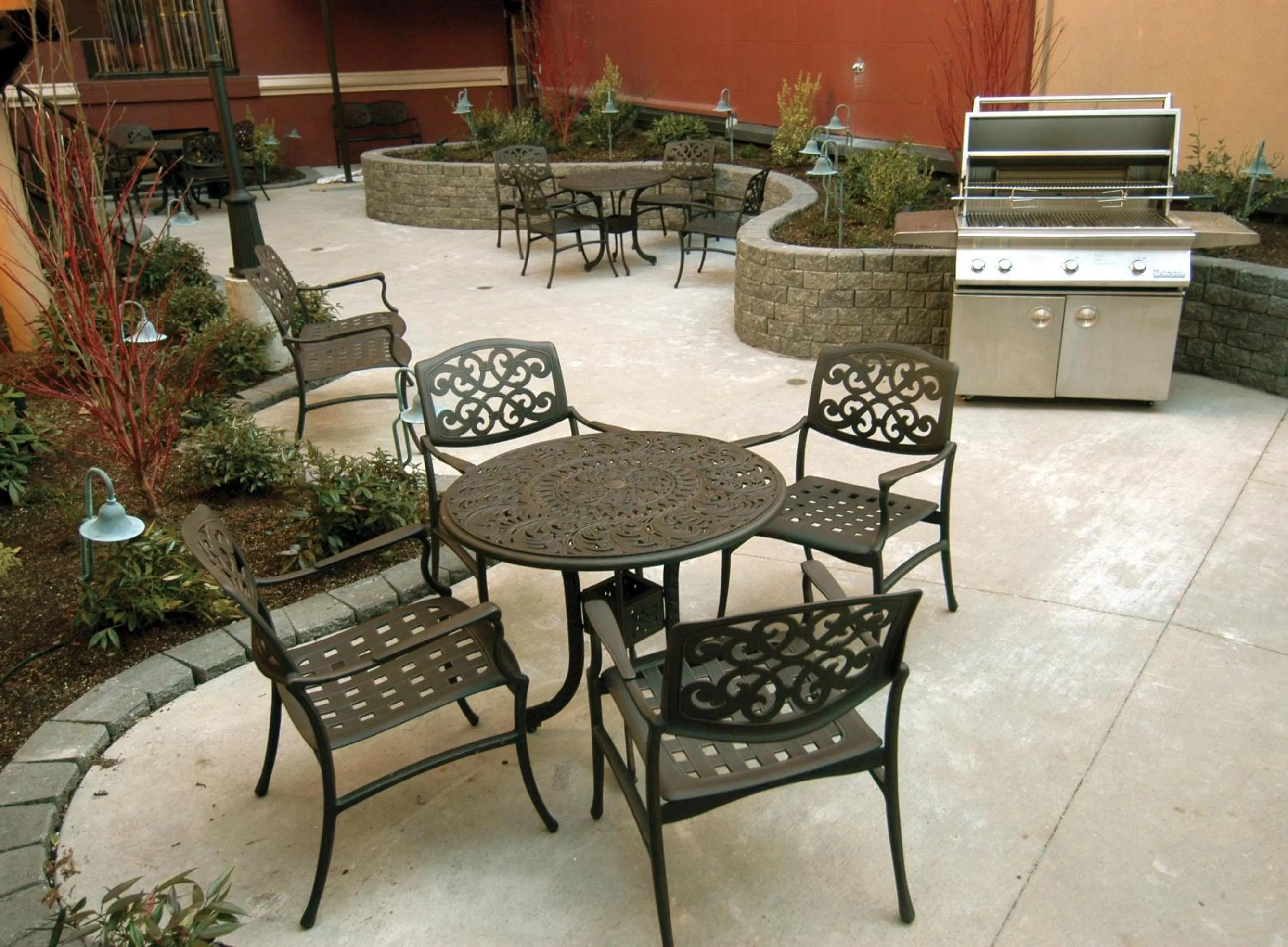 Inner courtyard view in WorldMark Seattle - The Camlin