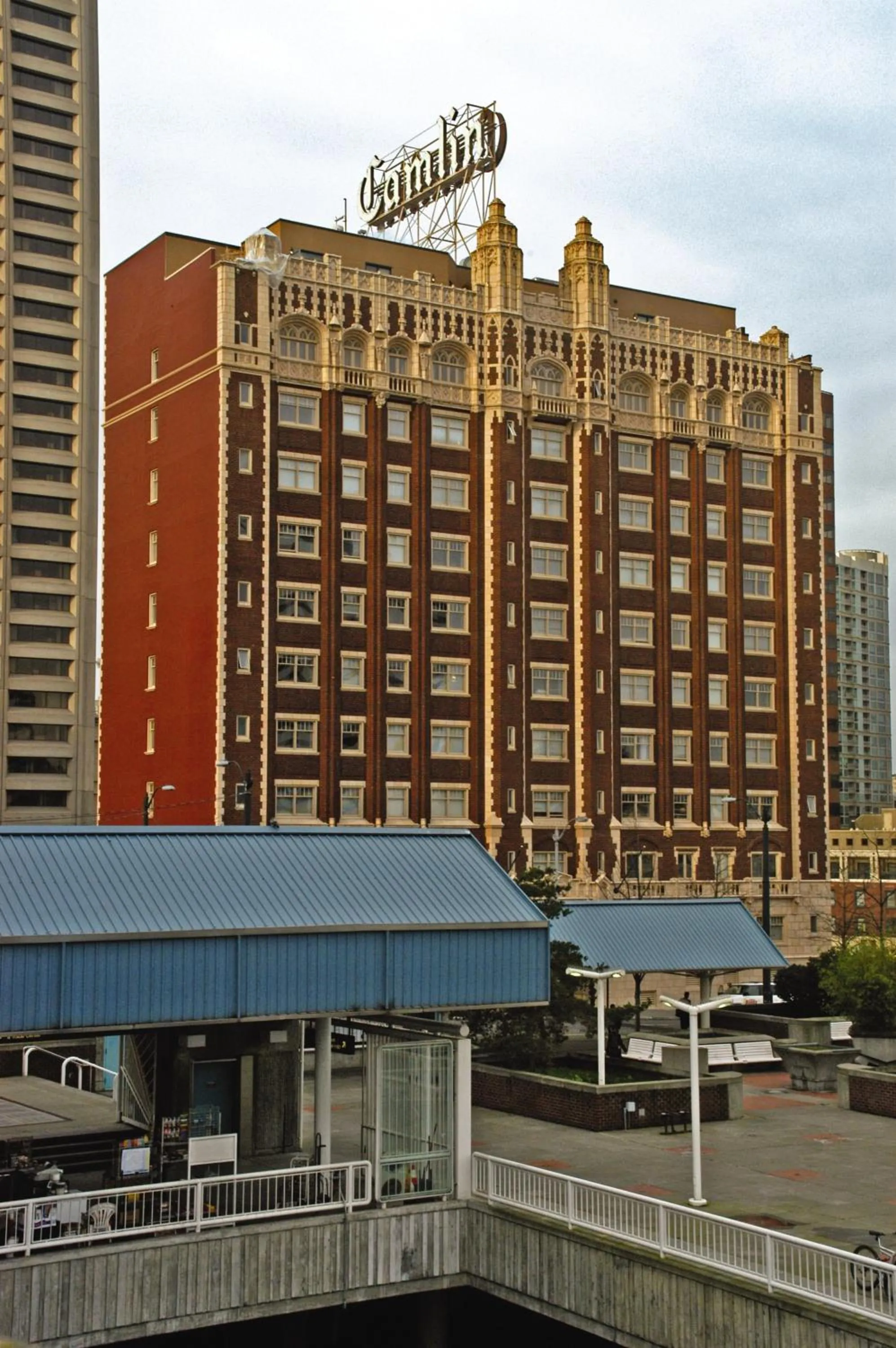 Property building in WorldMark Seattle - The Camlin