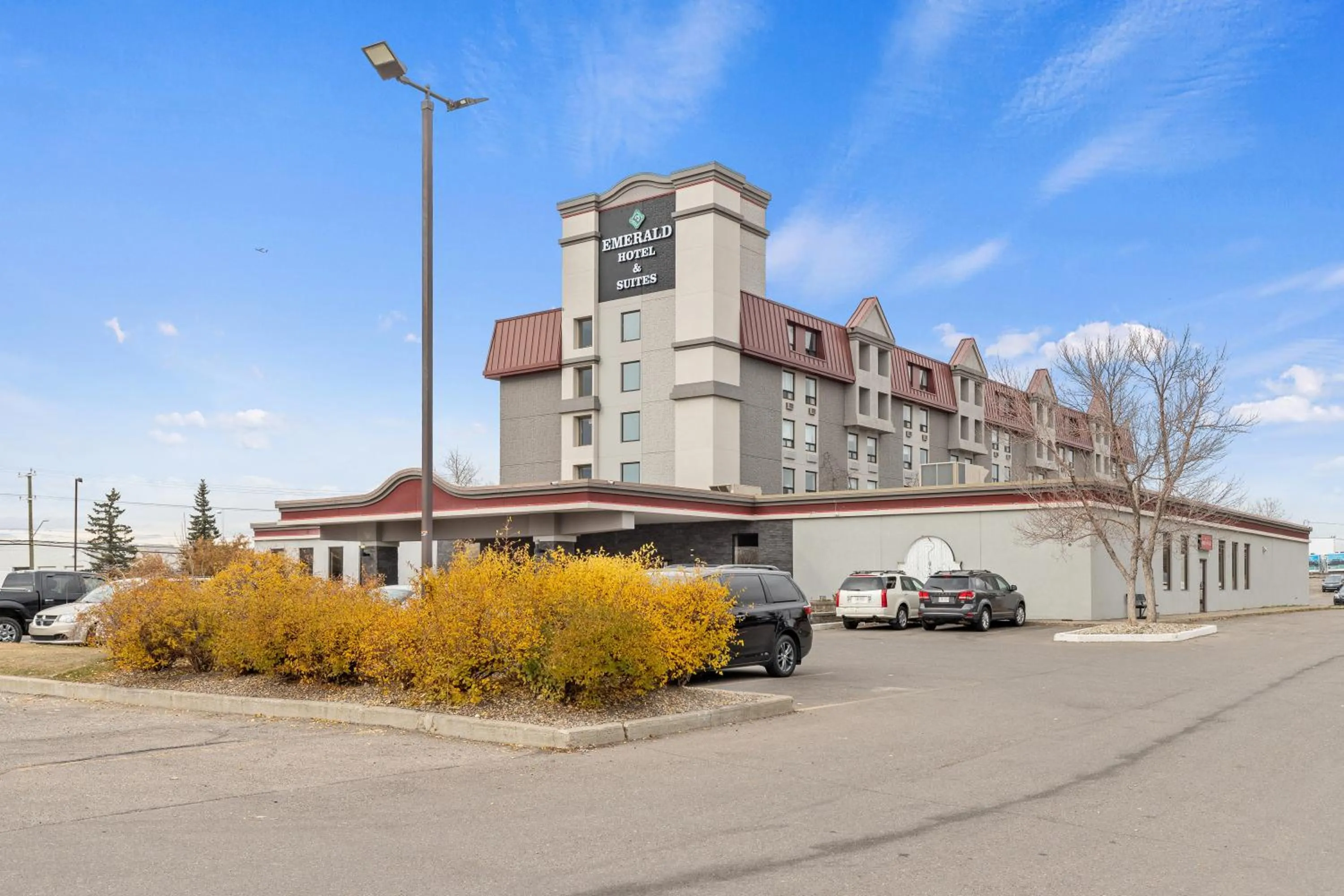 Property building in Emerald Hotel & Suites Calgary Airport