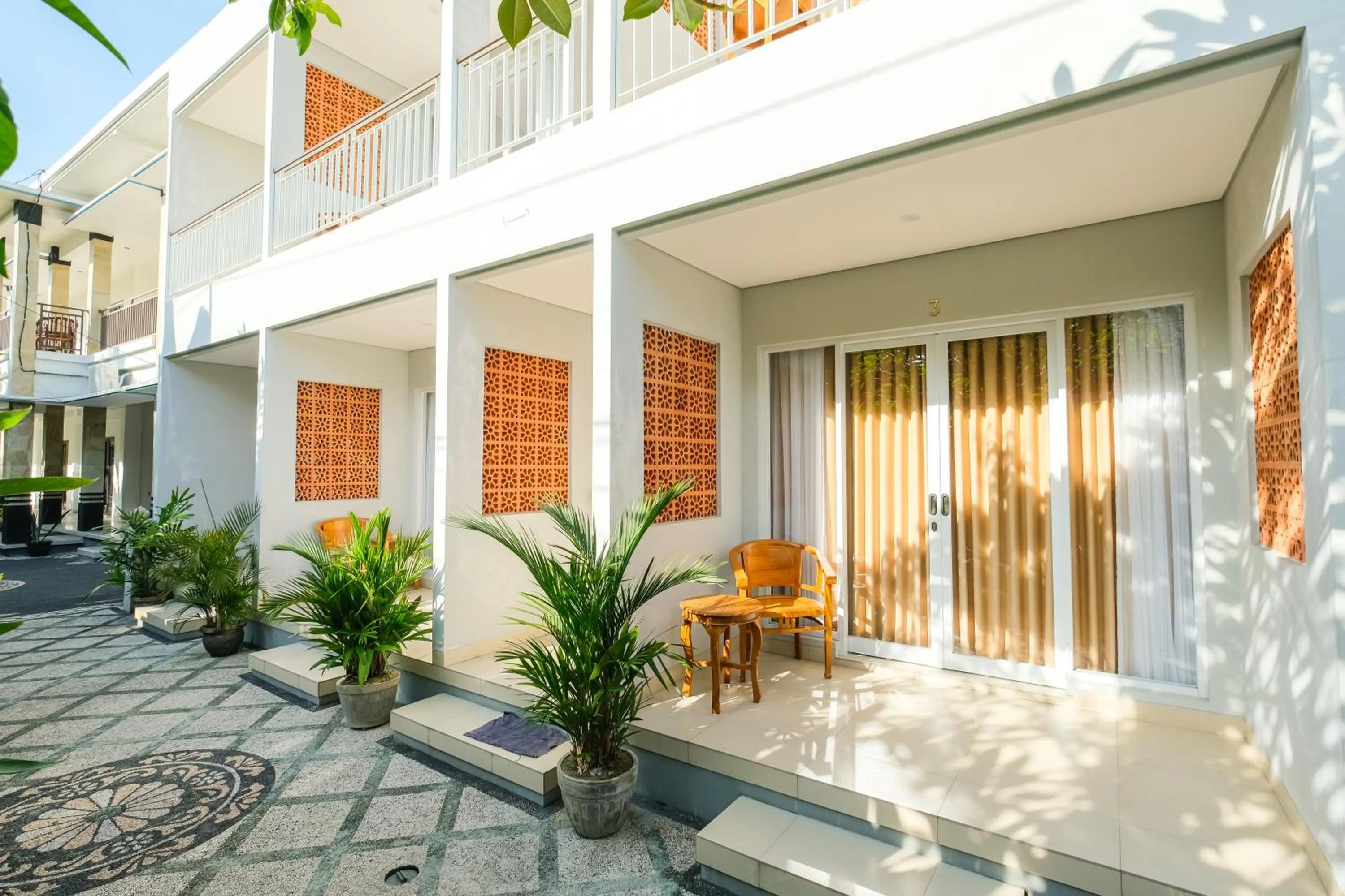 Balcony/Terrace in Dharma Guest House Seminyak RedPartner