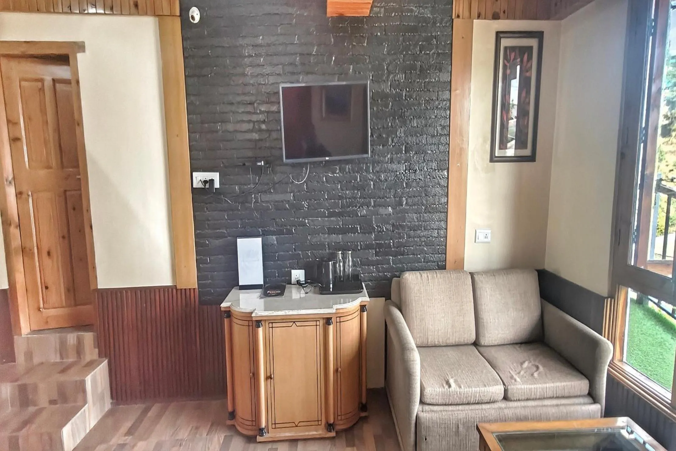 TV and multimedia in Hari Om Paradise