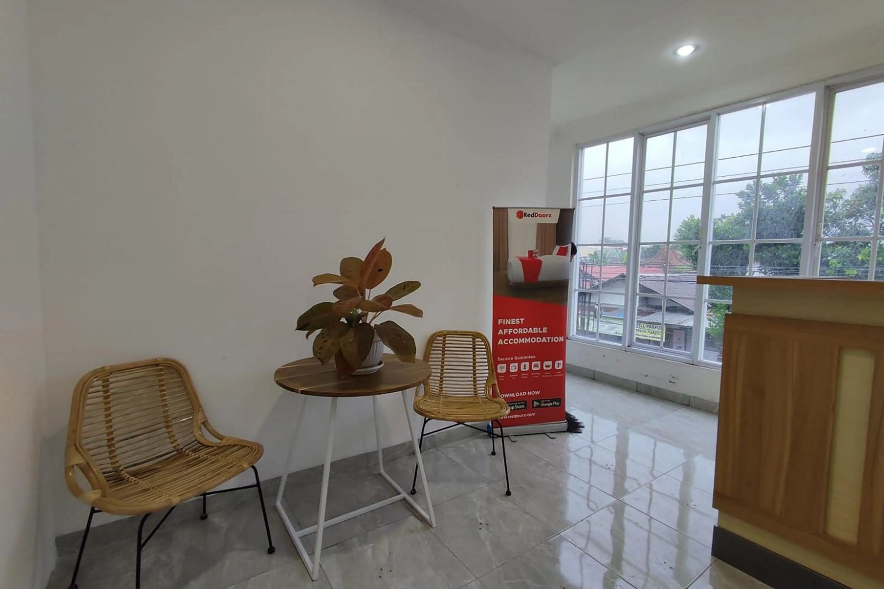 RedDoorz near Rita Super Mall Purwokerto