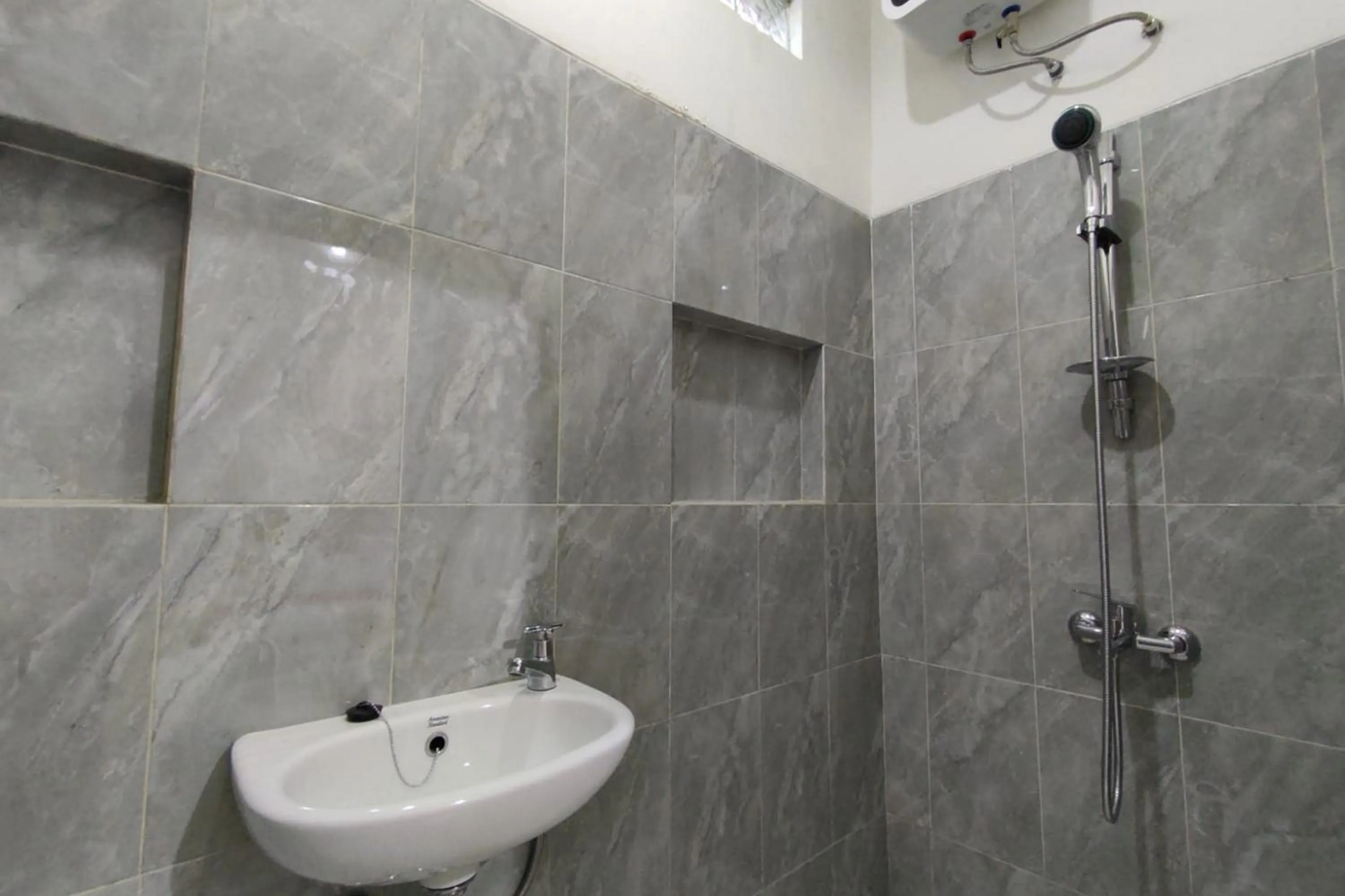 RedDoorz near Rita Super Mall Purwokerto