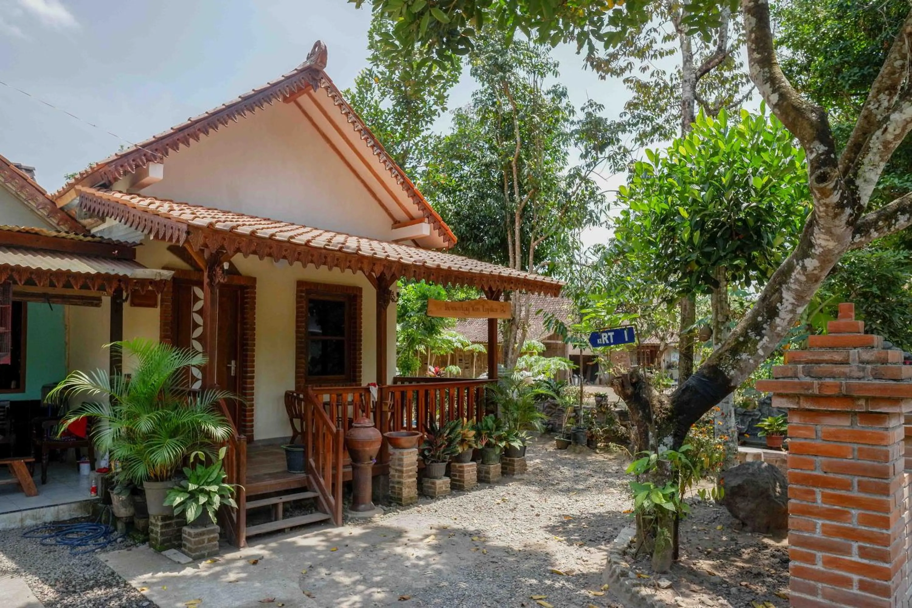 Roemah Beong Syariah at Desa Wisata Kembanglimus Mitra RedDoorz