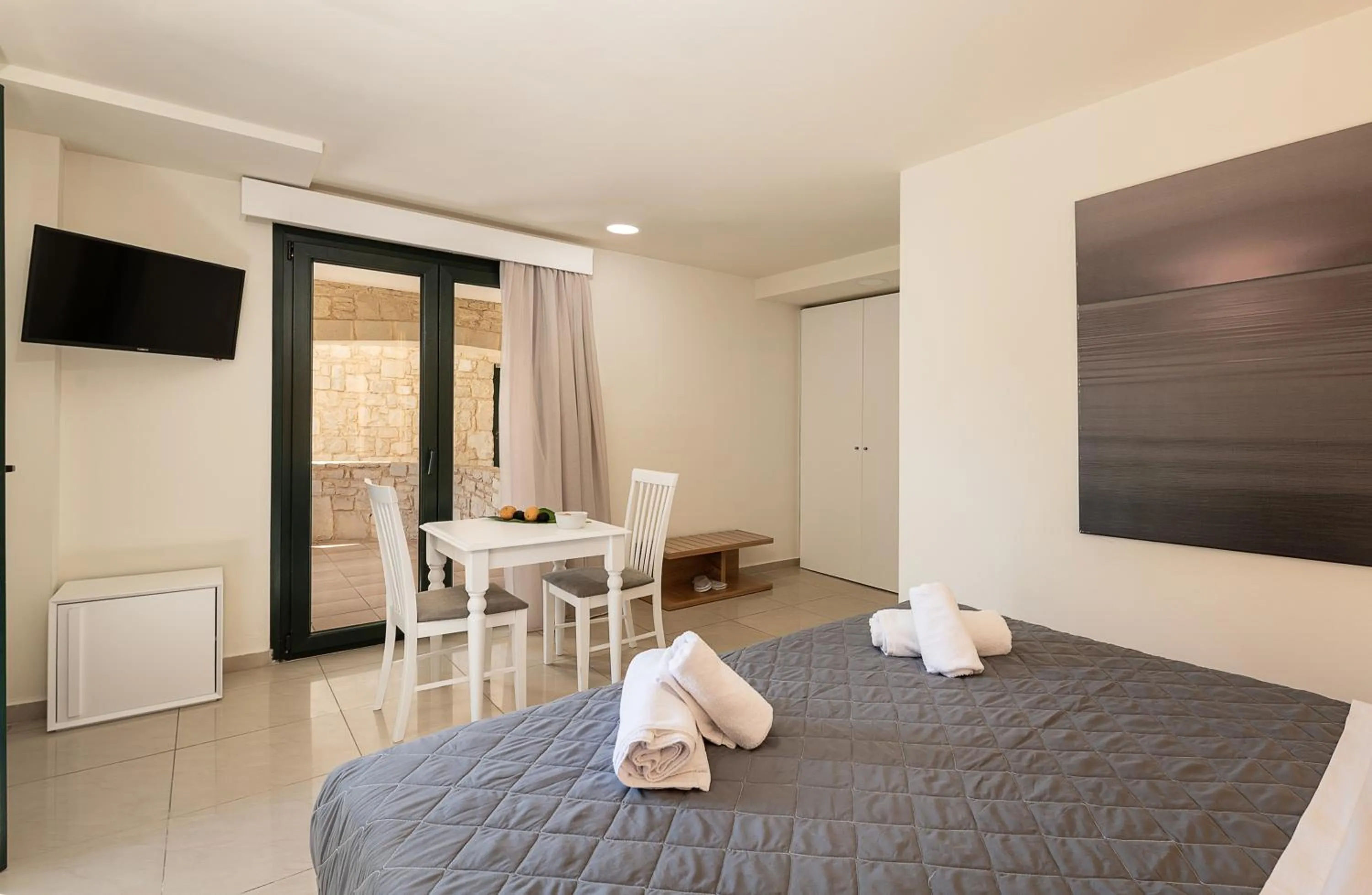 Photo of the whole room, Bed in Elia Platanias