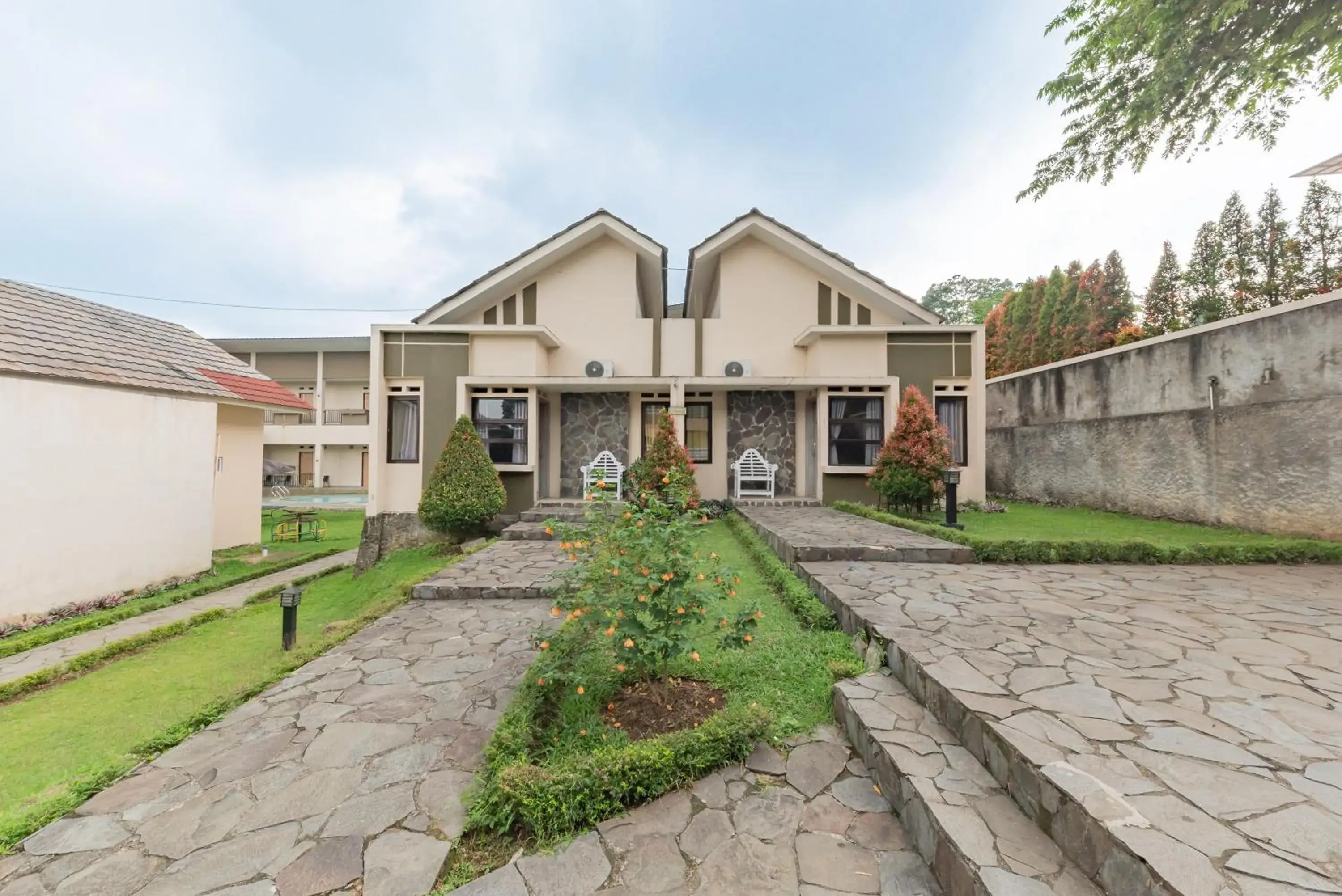 Property building in RedDoorz Premium @ Griya Inkoppabri Cisarua Puncak Property building in RedDoorz Premium @ Griya Inkoppabri Cisarua Puncak