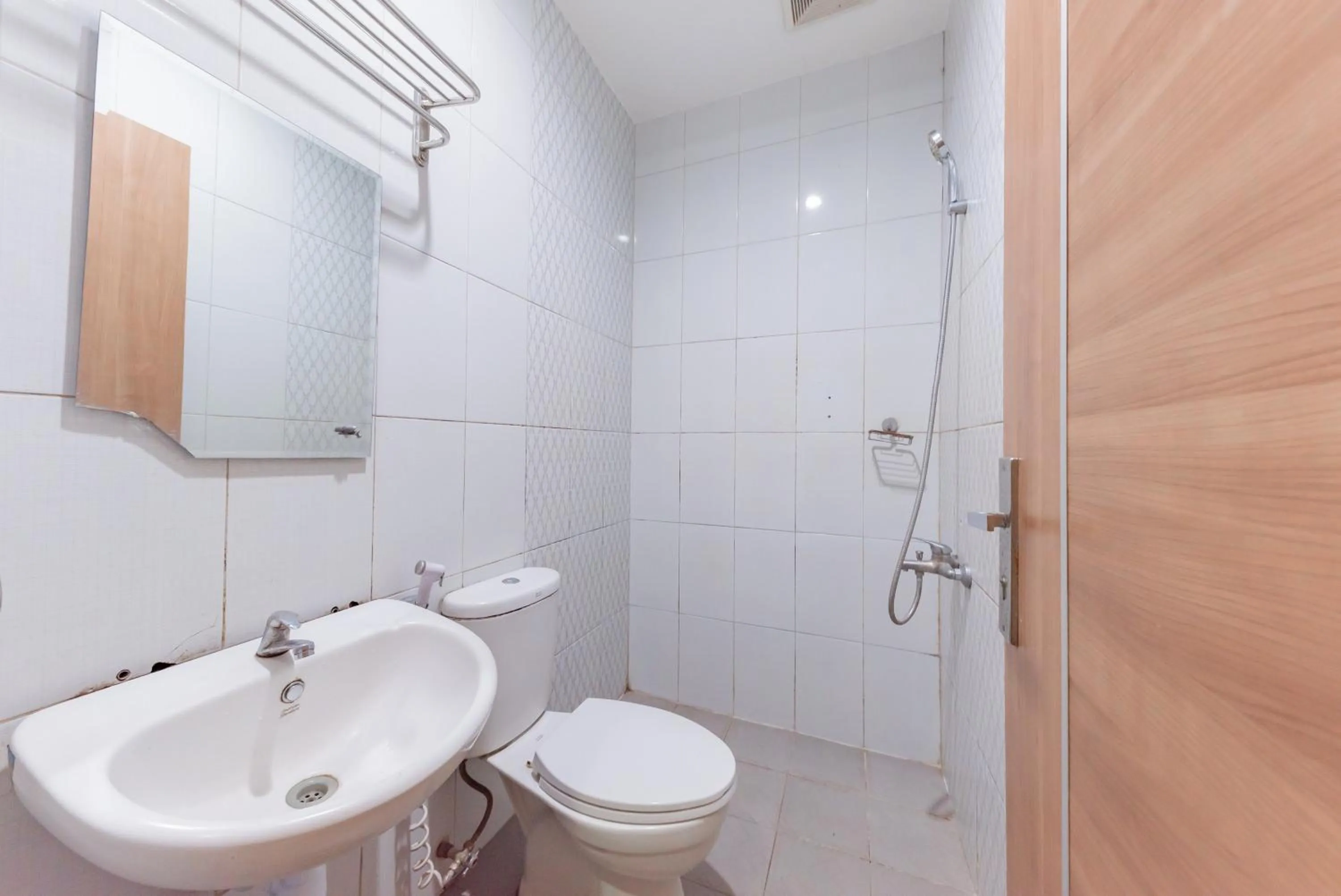 Bathroom in RedDoorz Premium @ Griya Inkoppabri Cisarua Puncak