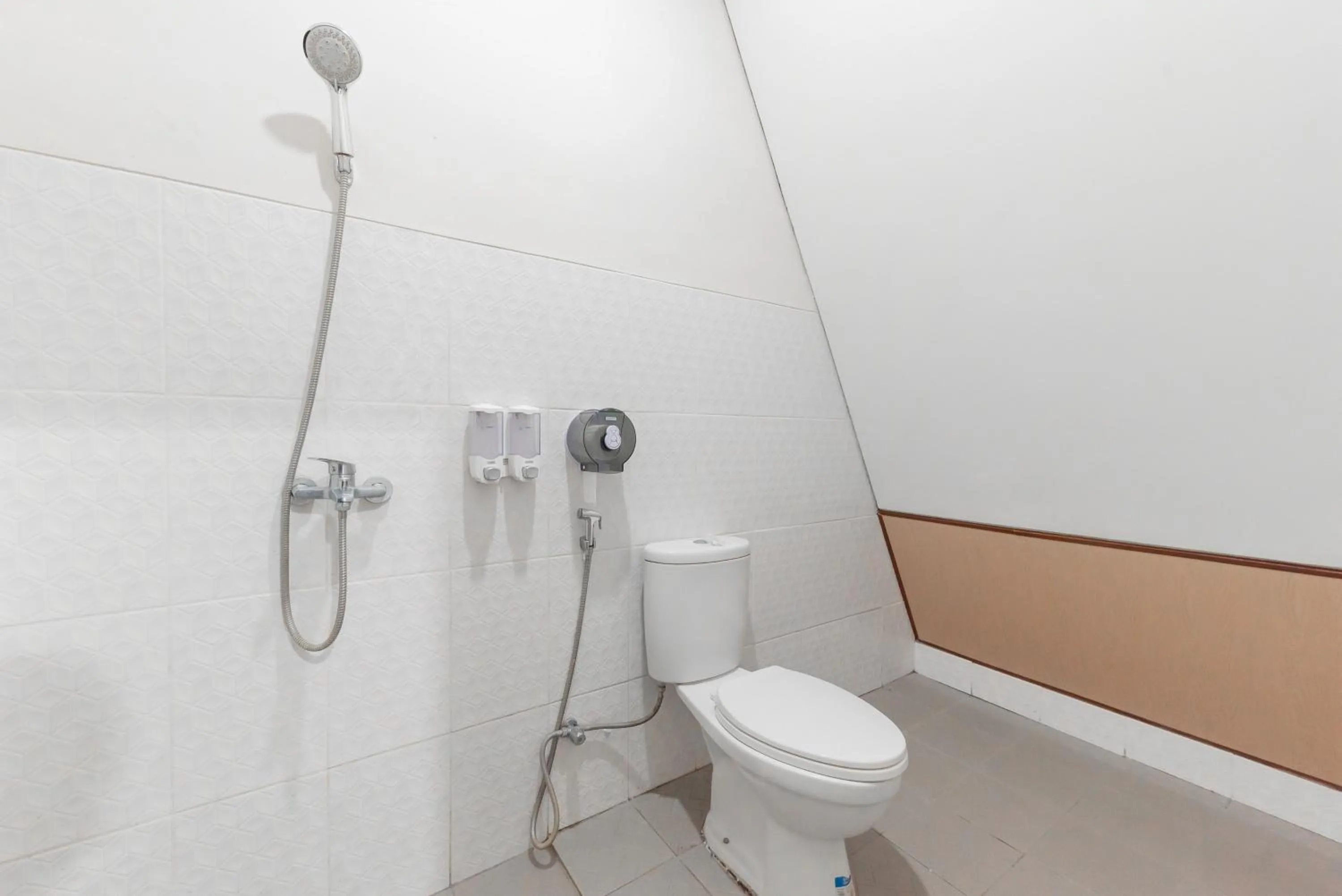 Bathroom in RedDoorz Premium @ Griya Inkoppabri Cisarua Puncak