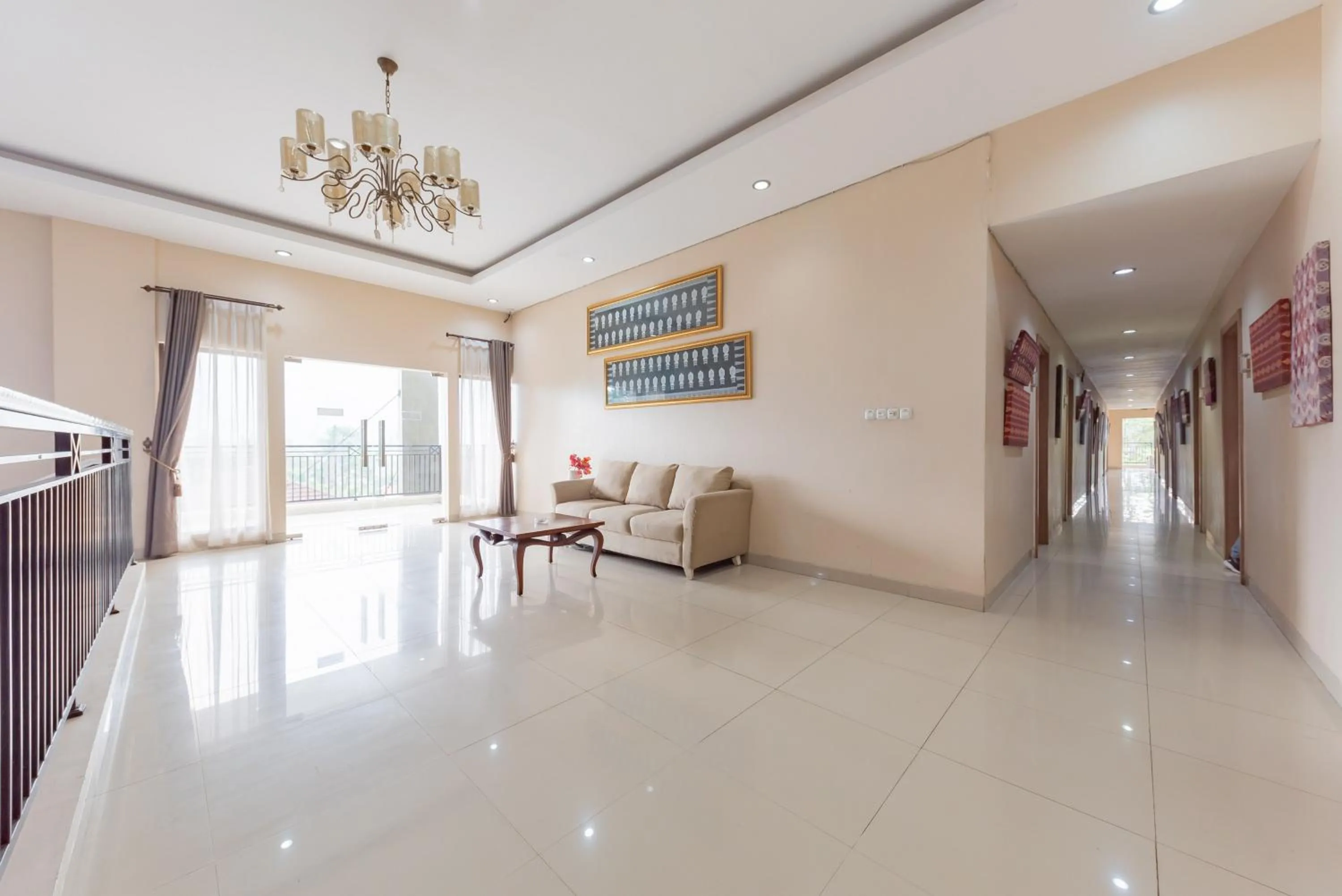 Seating area in RedDoorz Premium @ Griya Inkoppabri Cisarua Puncak