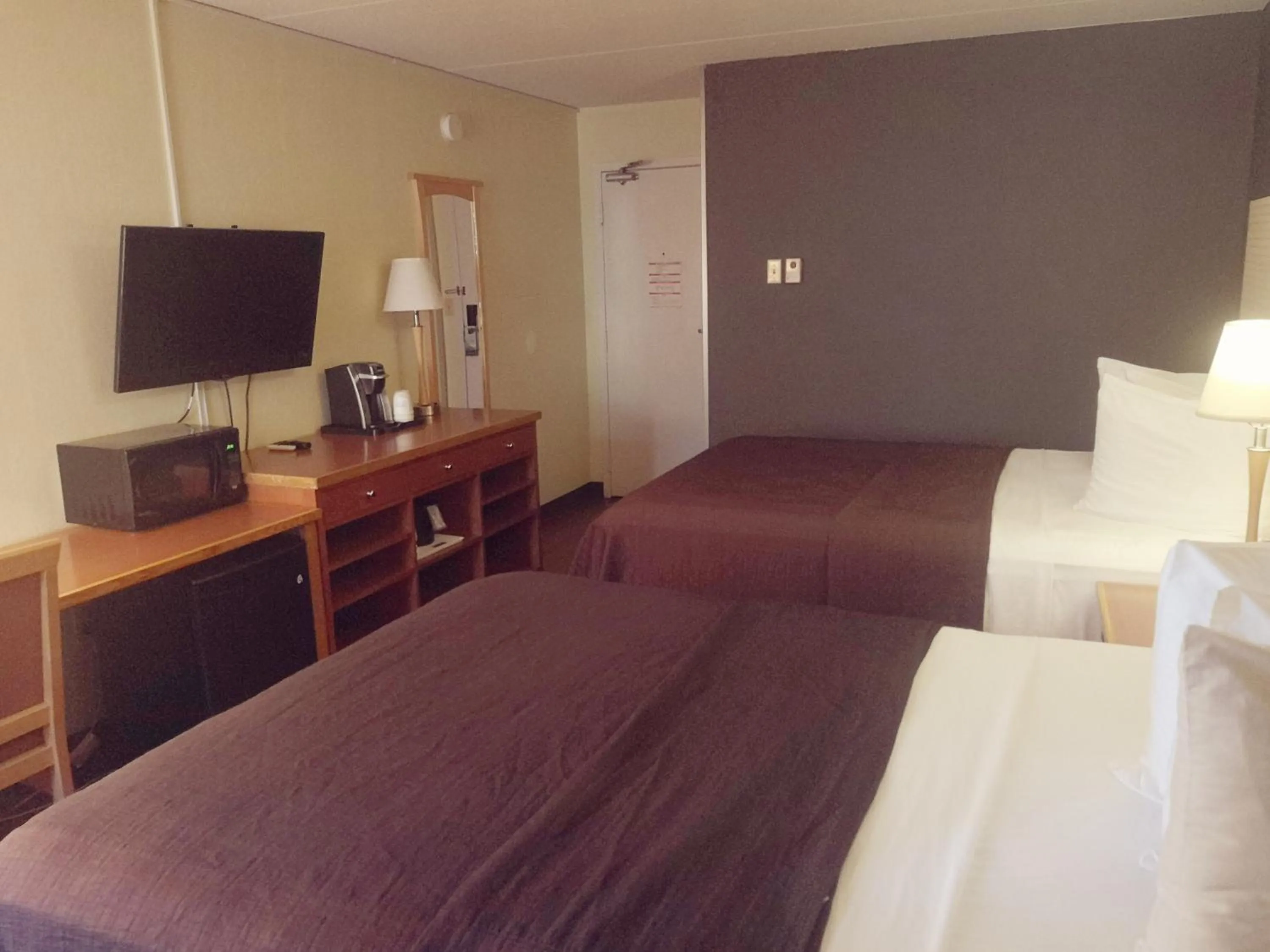 Bed in Travelodge by Wyndham Edmonton West