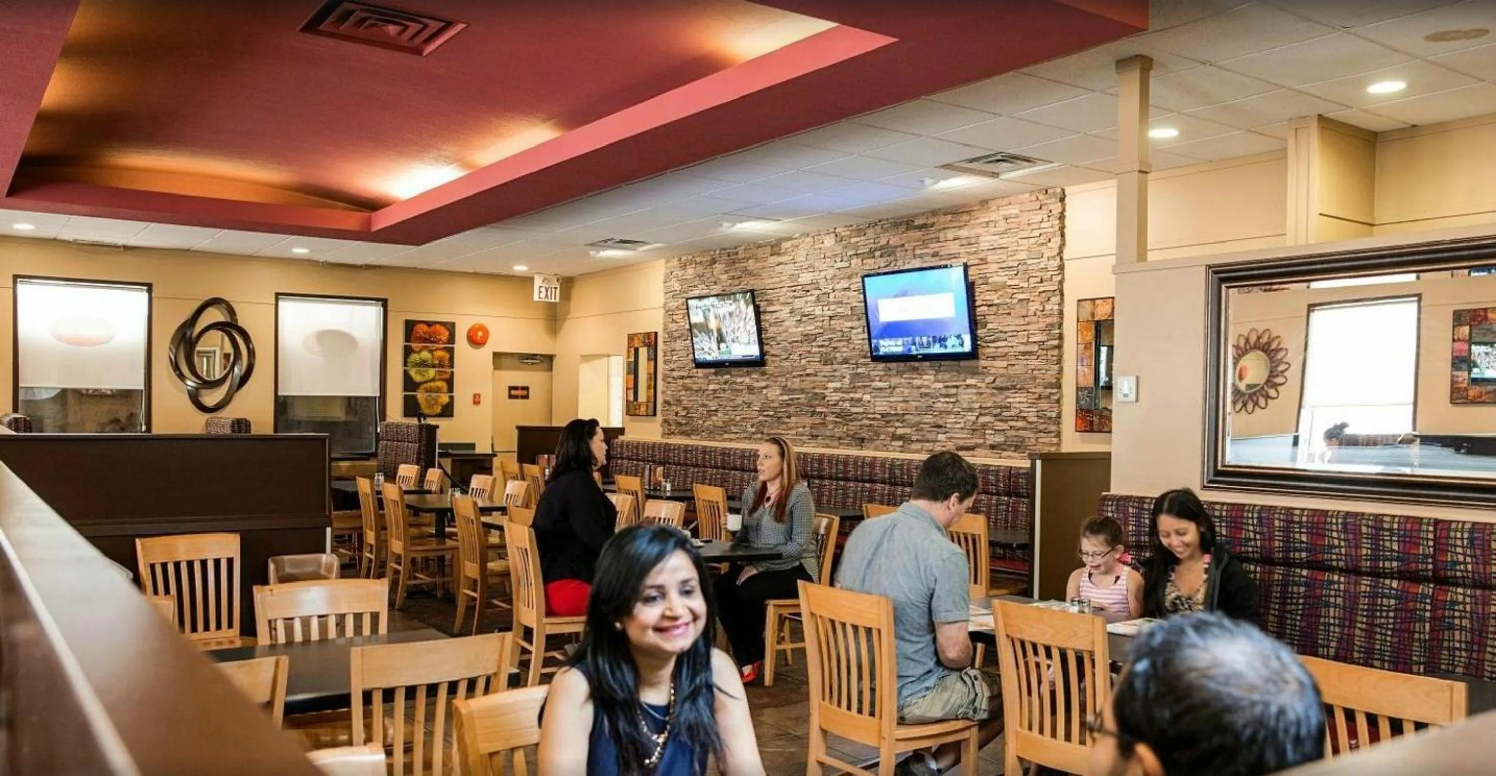 Restaurant/places to eat in Travelodge by Wyndham Edmonton West