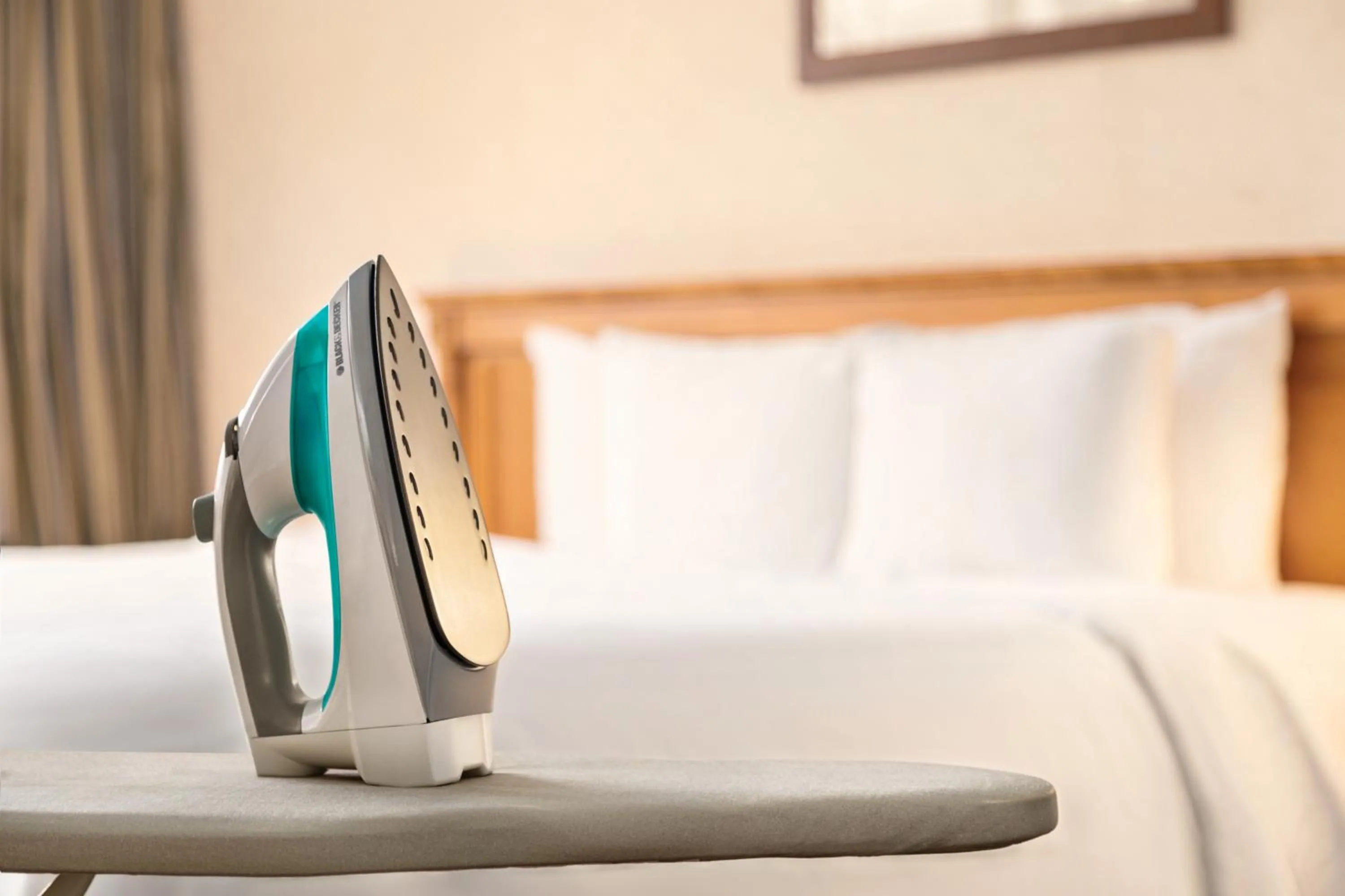 Bed in Travelodge by Wyndham Richmond Hill