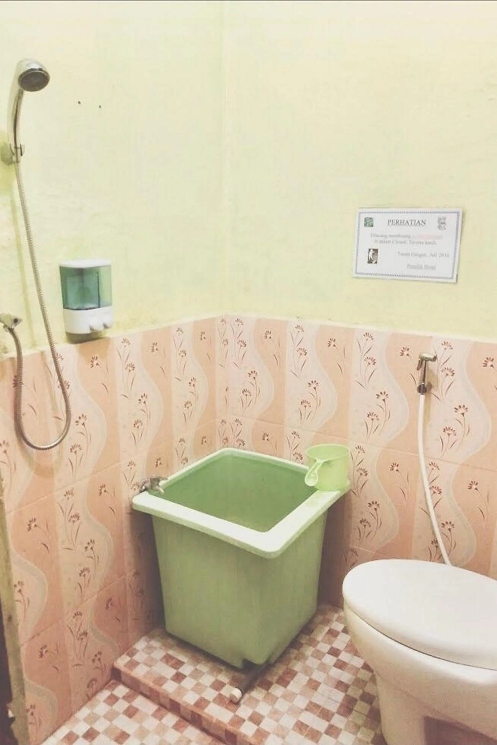 Bathroom in Hotel Indah Grogot Syariah Mitra RedDoorz