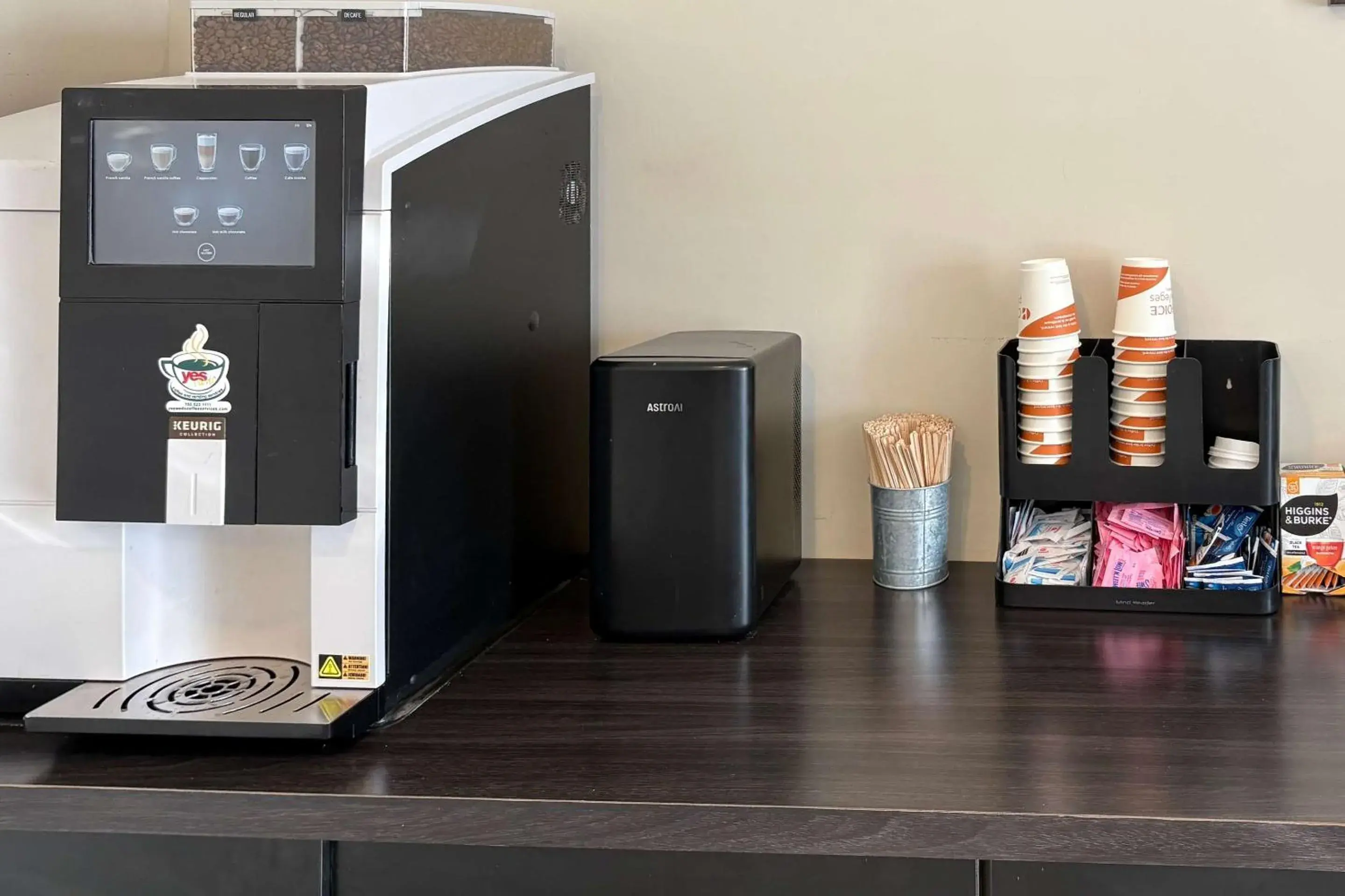 Breakfast in Quality Inn & Conference Centre Downtown Sudbury Breakfast in Quality Inn & Conference Centre Downtown Sudbury