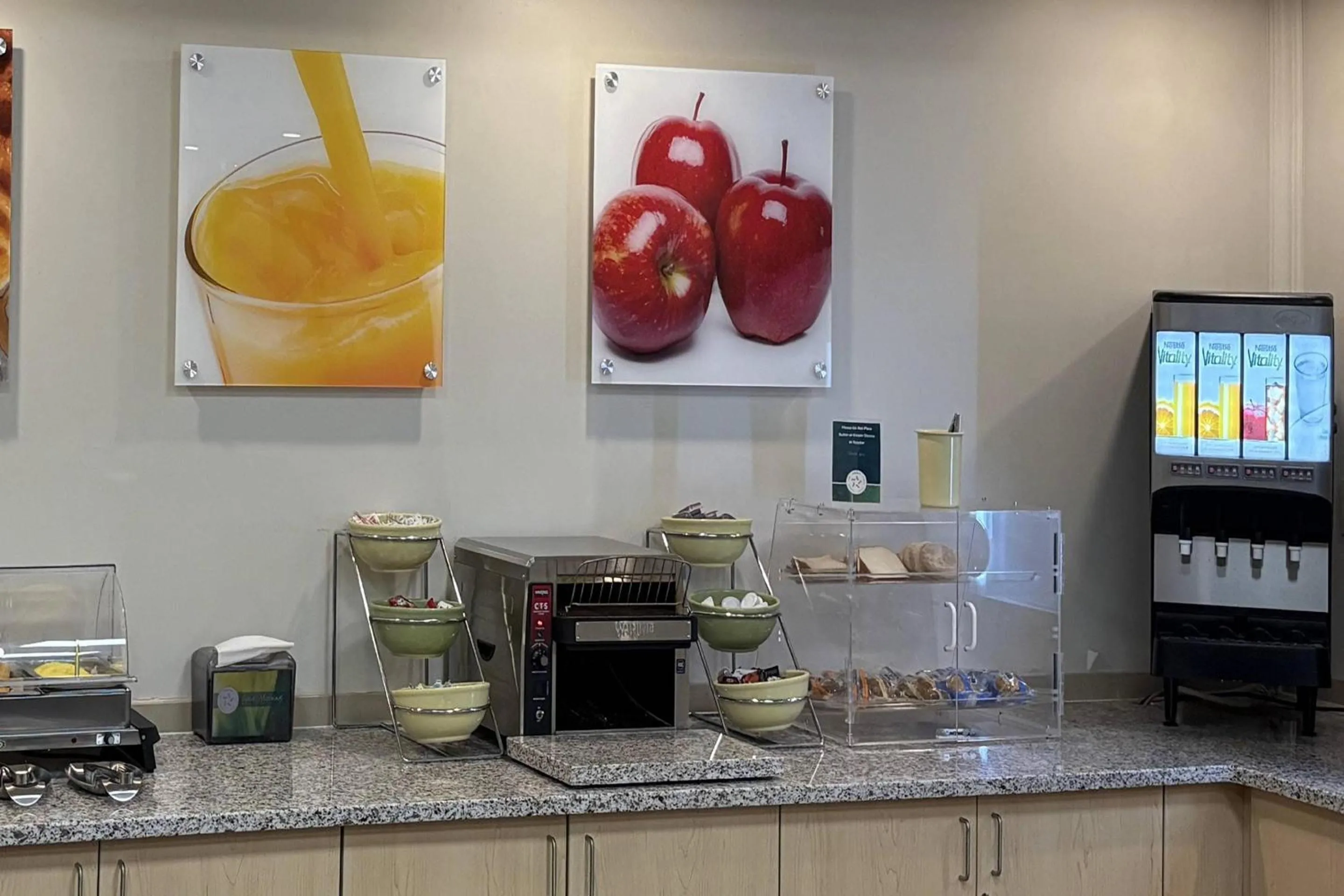 Breakfast in Quality Inn & Conference Centre Downtown Sudbury