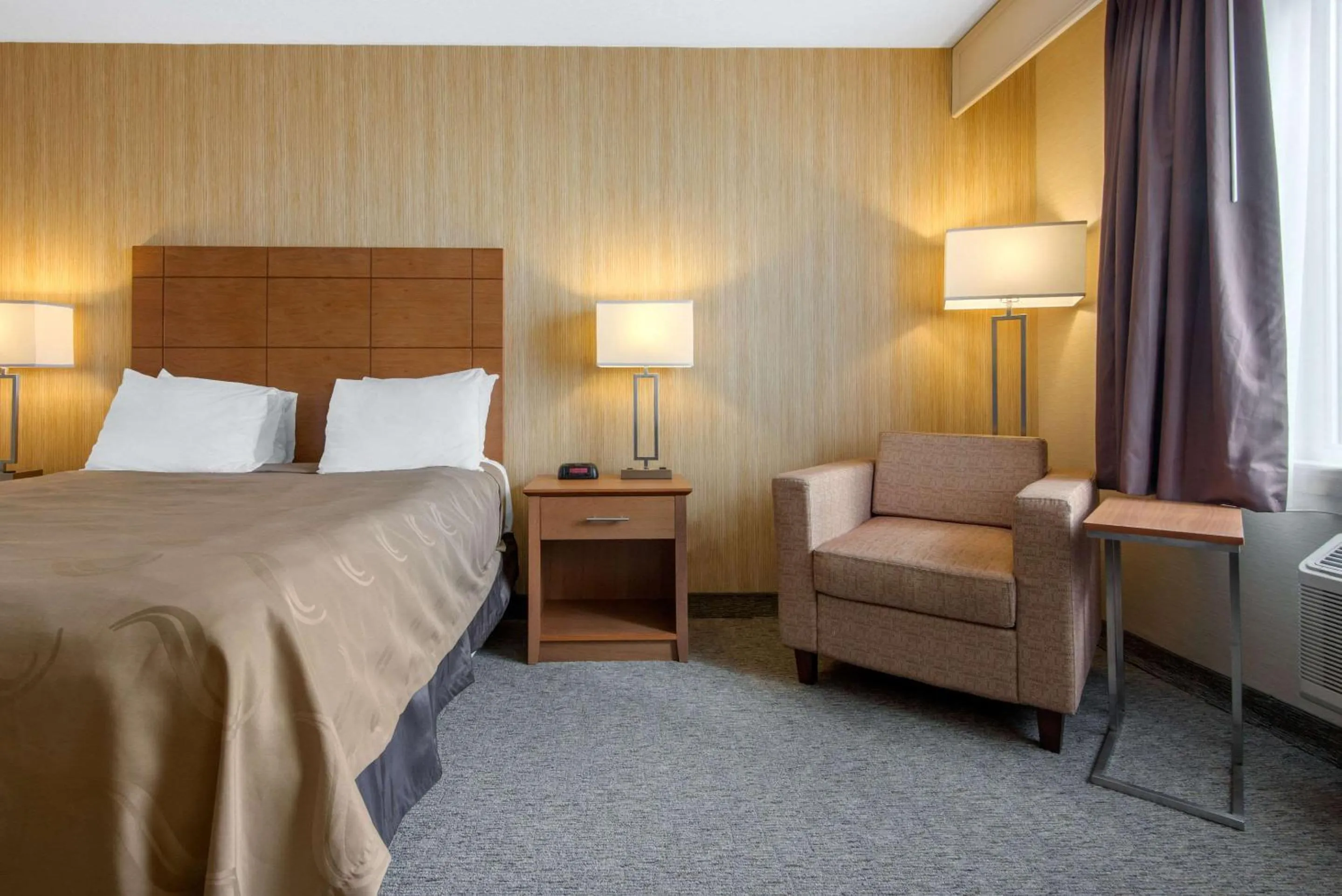 Photo of the whole room, Bed in Quality Inn & Conference Centre Downtown Sudbury