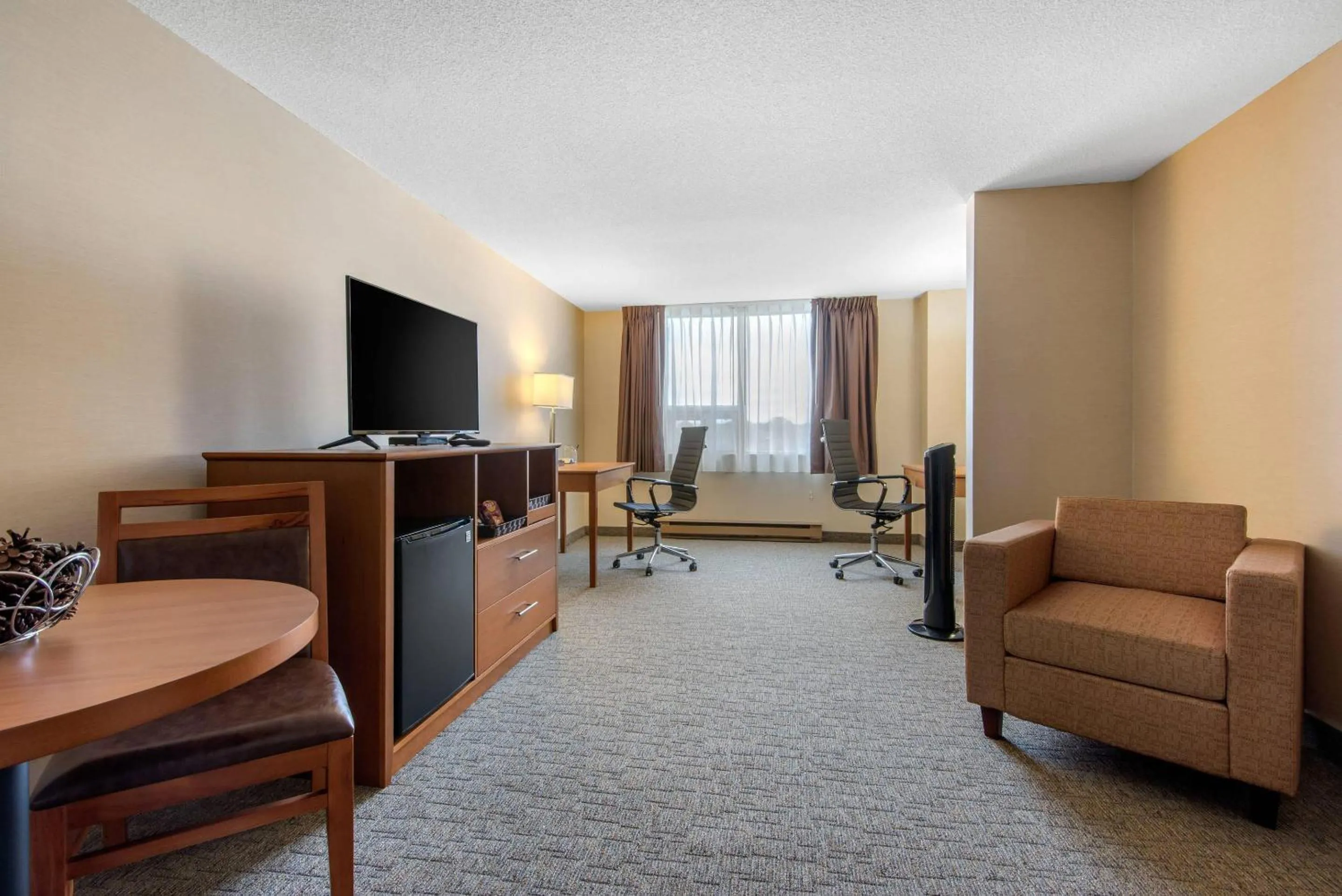Bedroom in Quality Inn & Conference Centre Downtown Sudbury