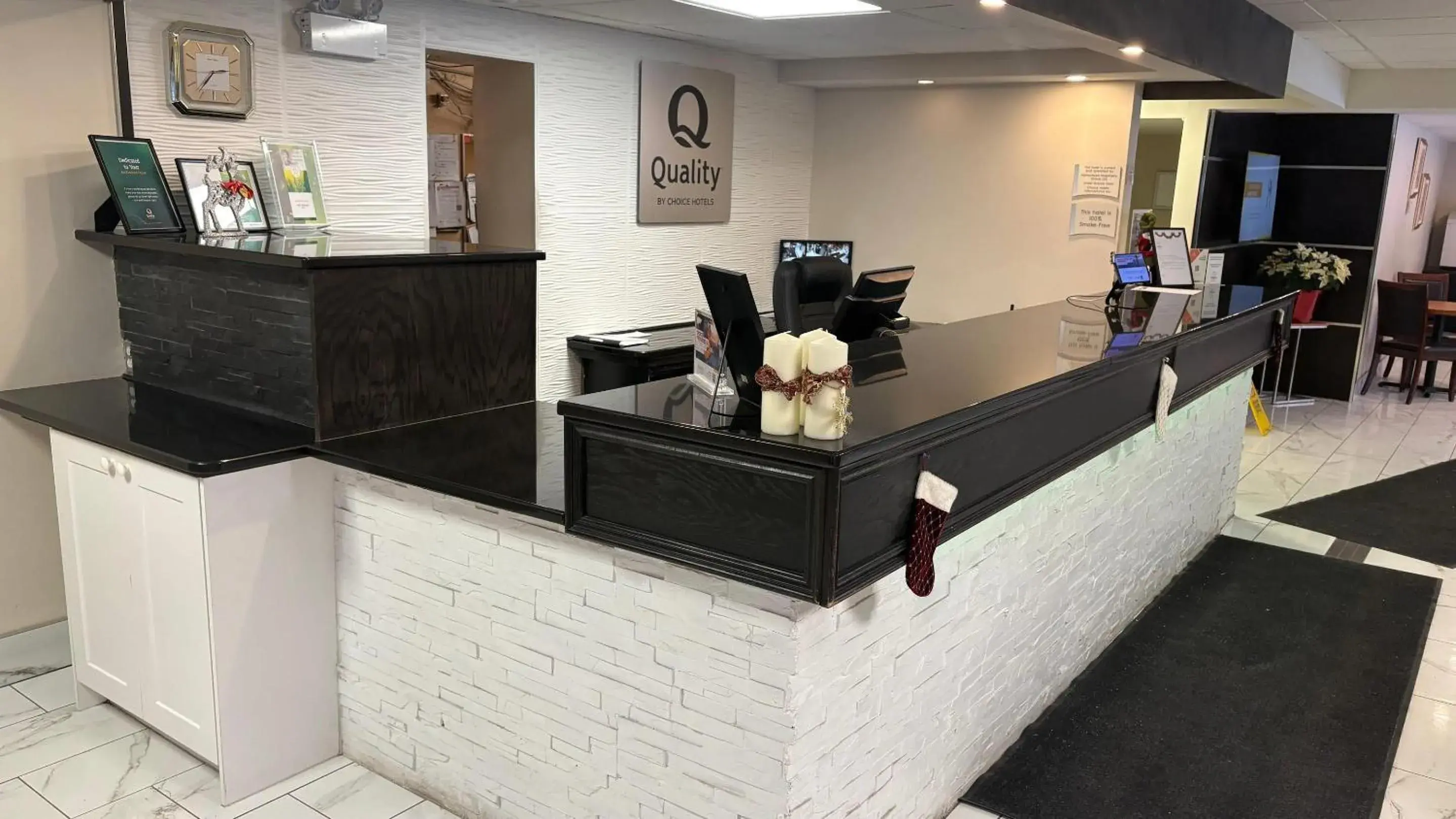 Lobby or reception in Quality Inn & Conference Centre Downtown Sudbury Lobby or reception in Quality Inn & Conference Centre Downtown Sudbury
