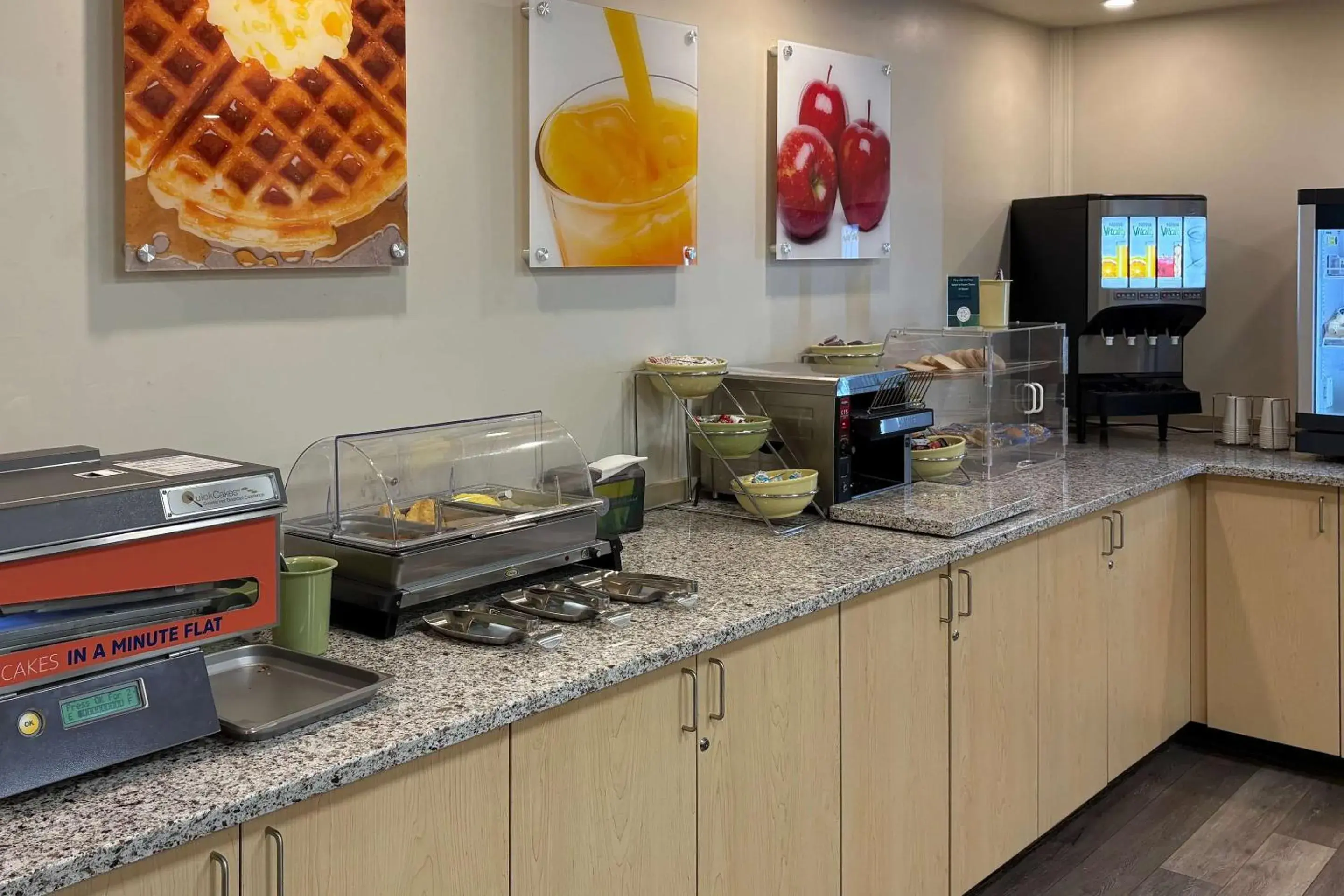 Breakfast in Quality Inn & Conference Centre Downtown Sudbury Breakfast in Quality Inn & Conference Centre Downtown Sudbury