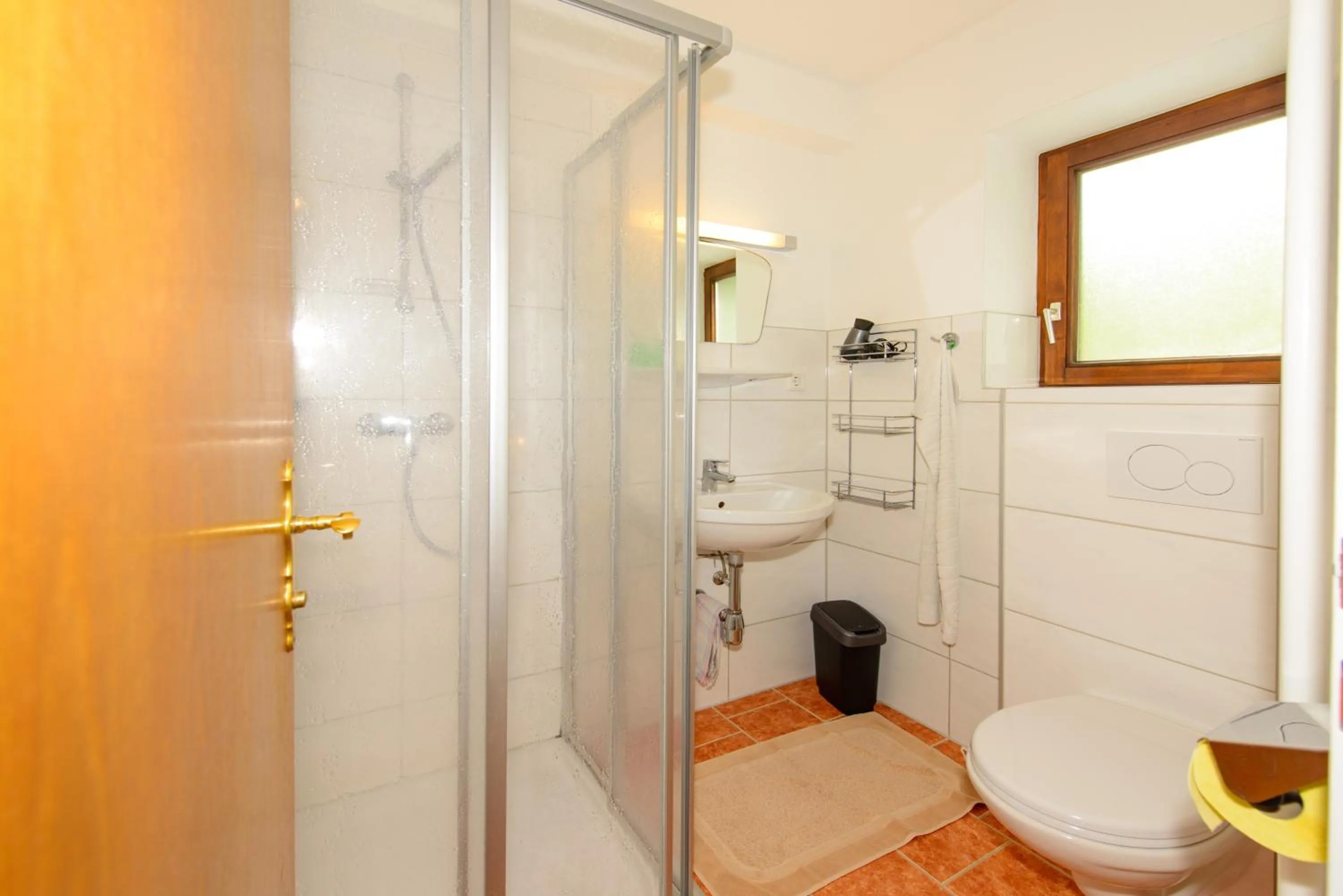 Bathroom in Schrahlehen