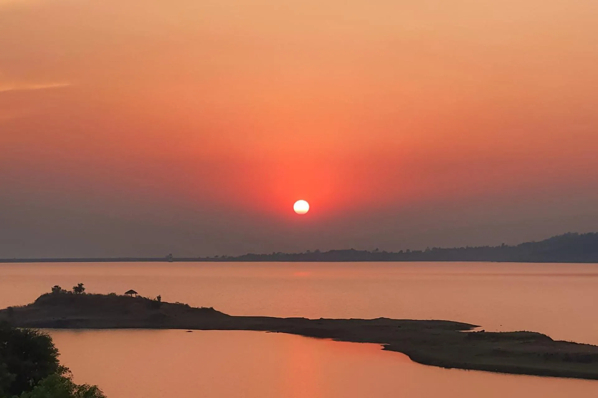 Sunset Boulevard by StayVista - Lakeside Villa with Pet-Friendly Ambiance, Deck, Terrace, Plunge Pool & Modern Flair