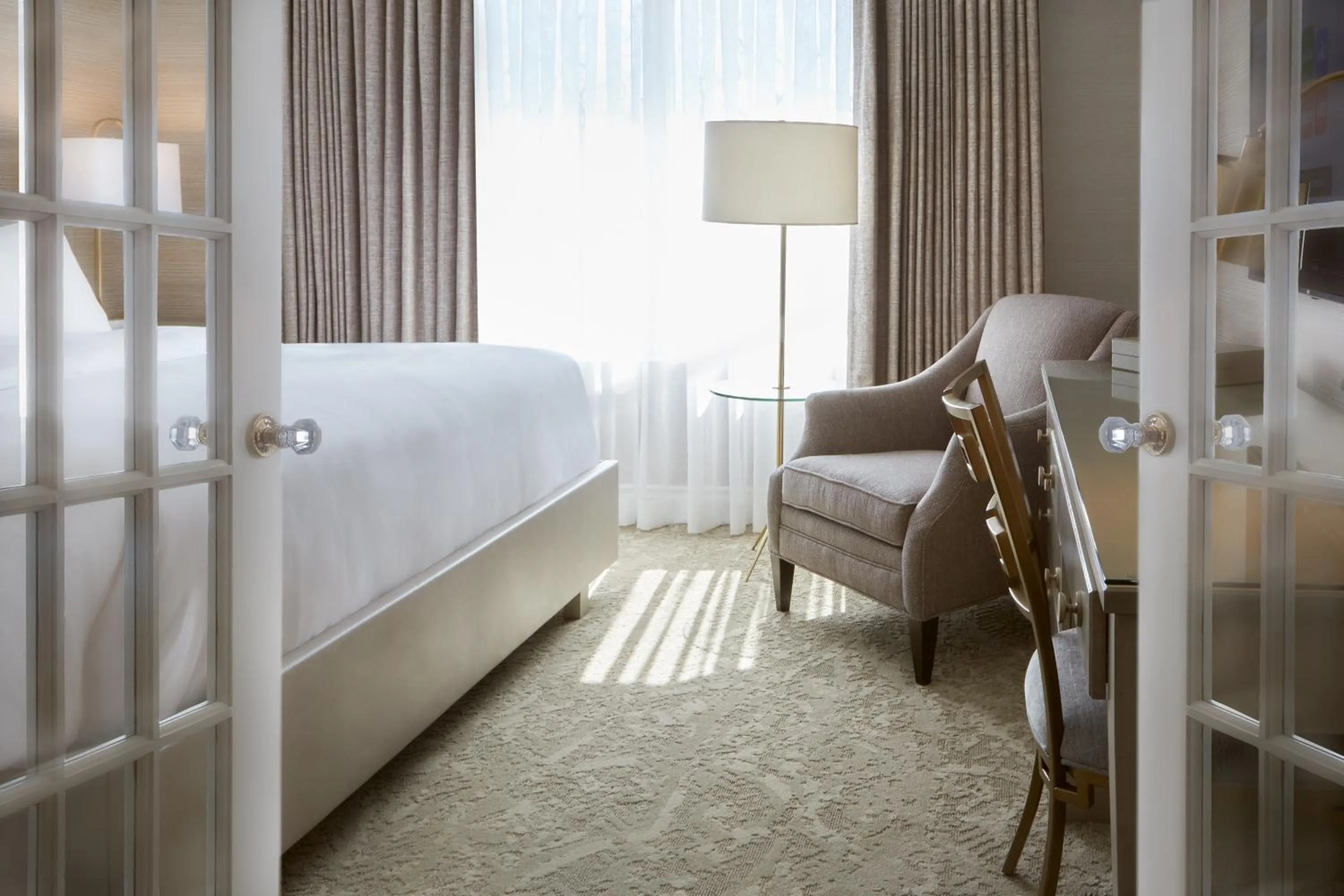 Bedroom, Bed in Chateau Vaudreuil