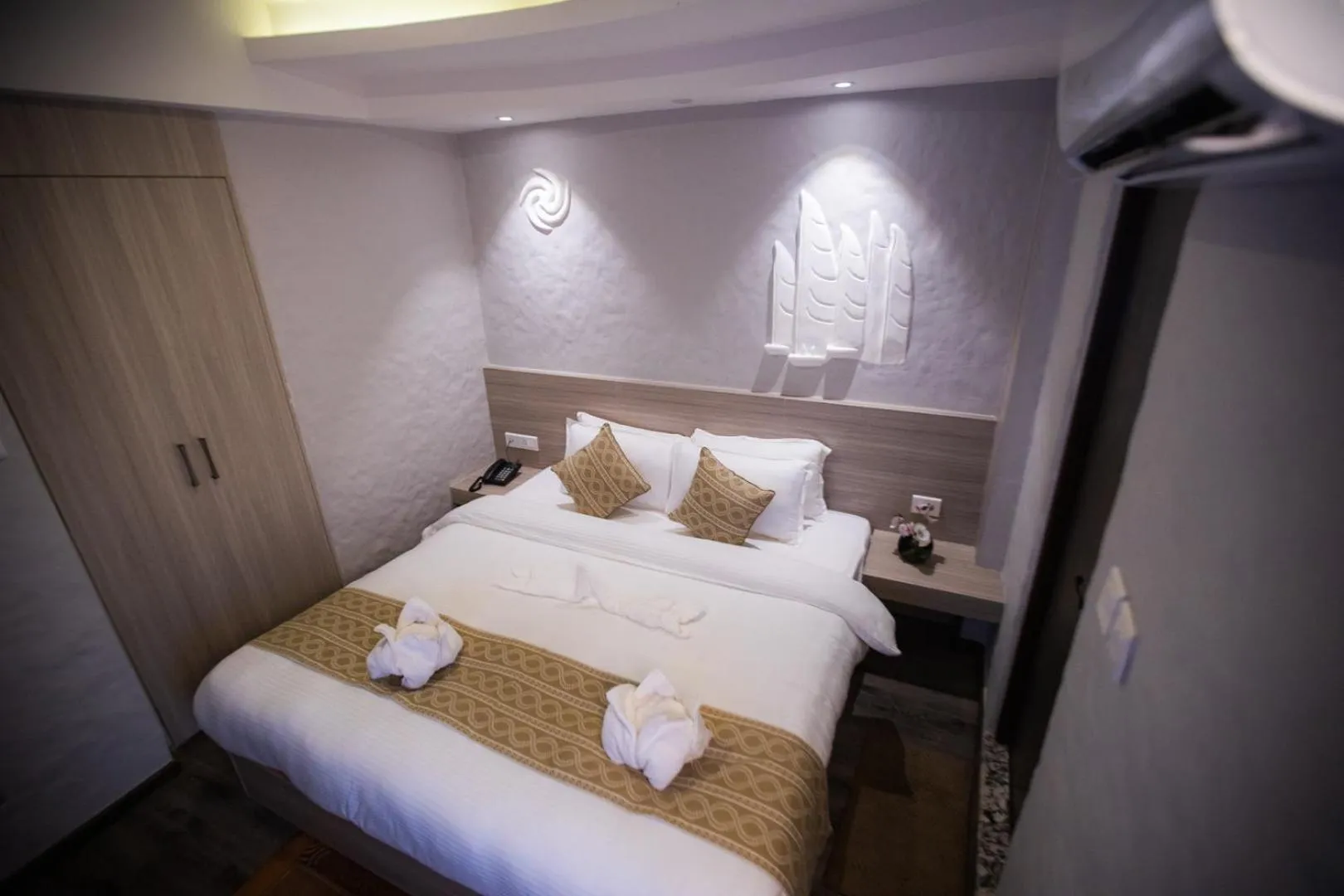 Photo of the whole room, Bed in Vastu Boutique Hotel