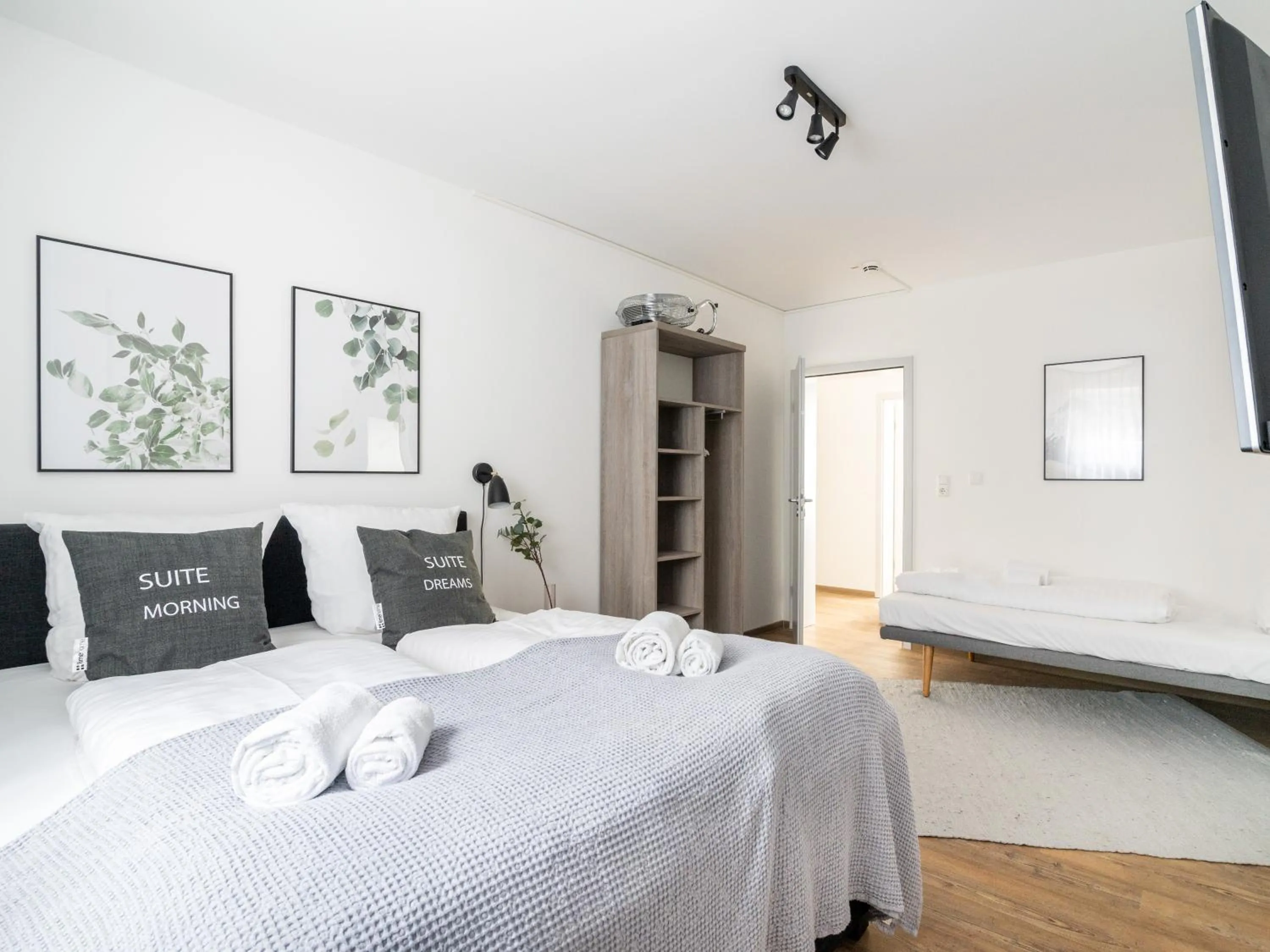 Bed in Limehome Hannover Bleichenstraße - Digital Access