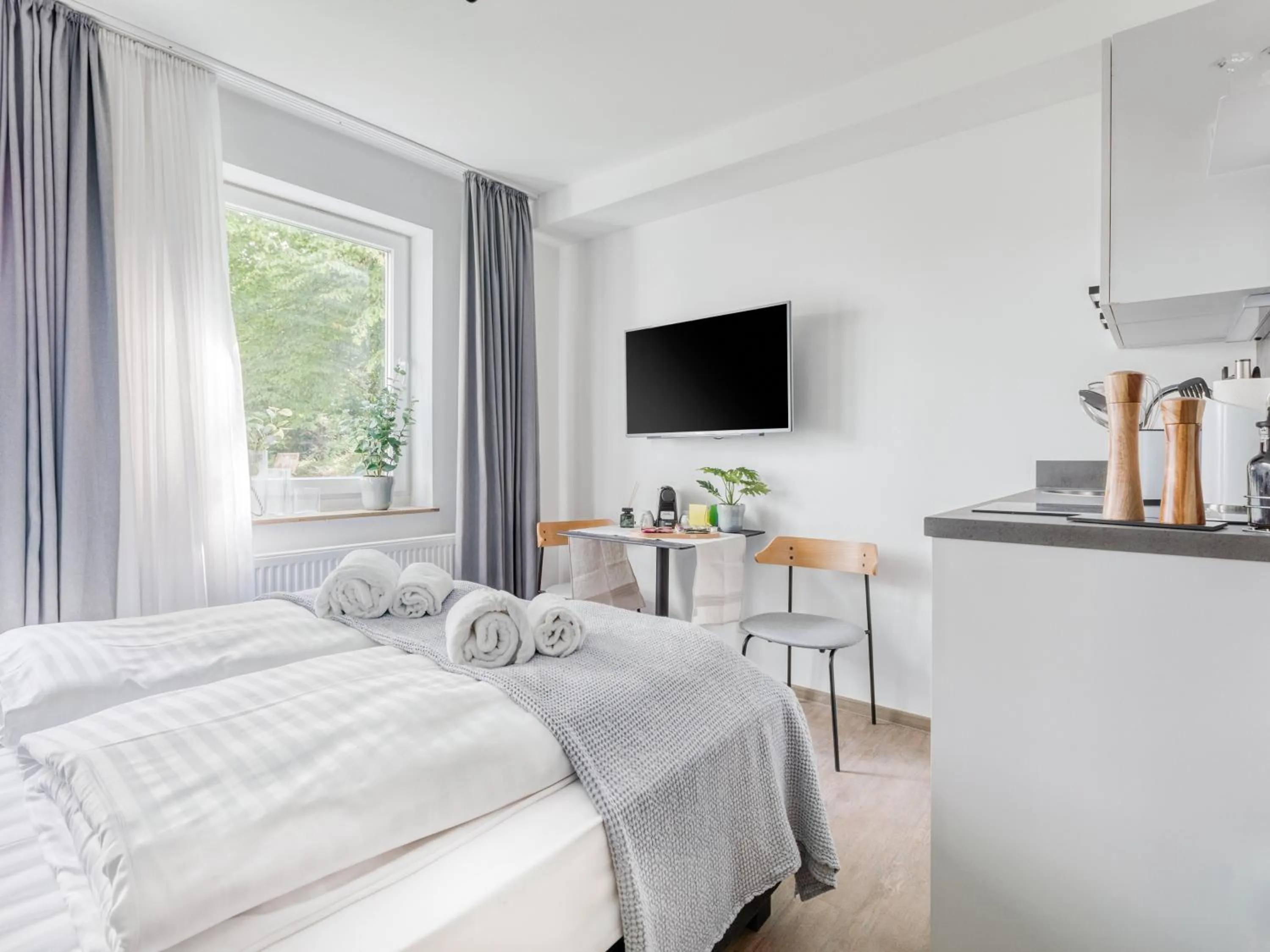 Bed in Limehome Hannover Bleichenstraße - Digital Access