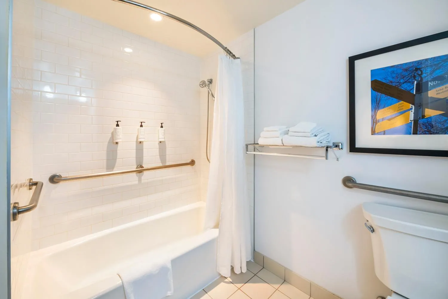 Bathroom in Grand Park Hotel Vancouver Airport, an Ascend Collection Hotel