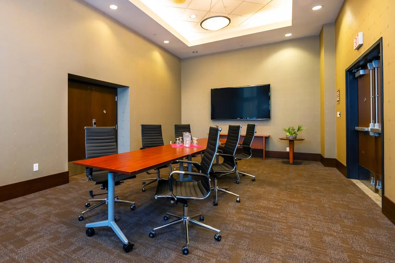 Meeting/conference room in Grand Park Hotel Vancouver Airport, an Ascend Collection Hotel