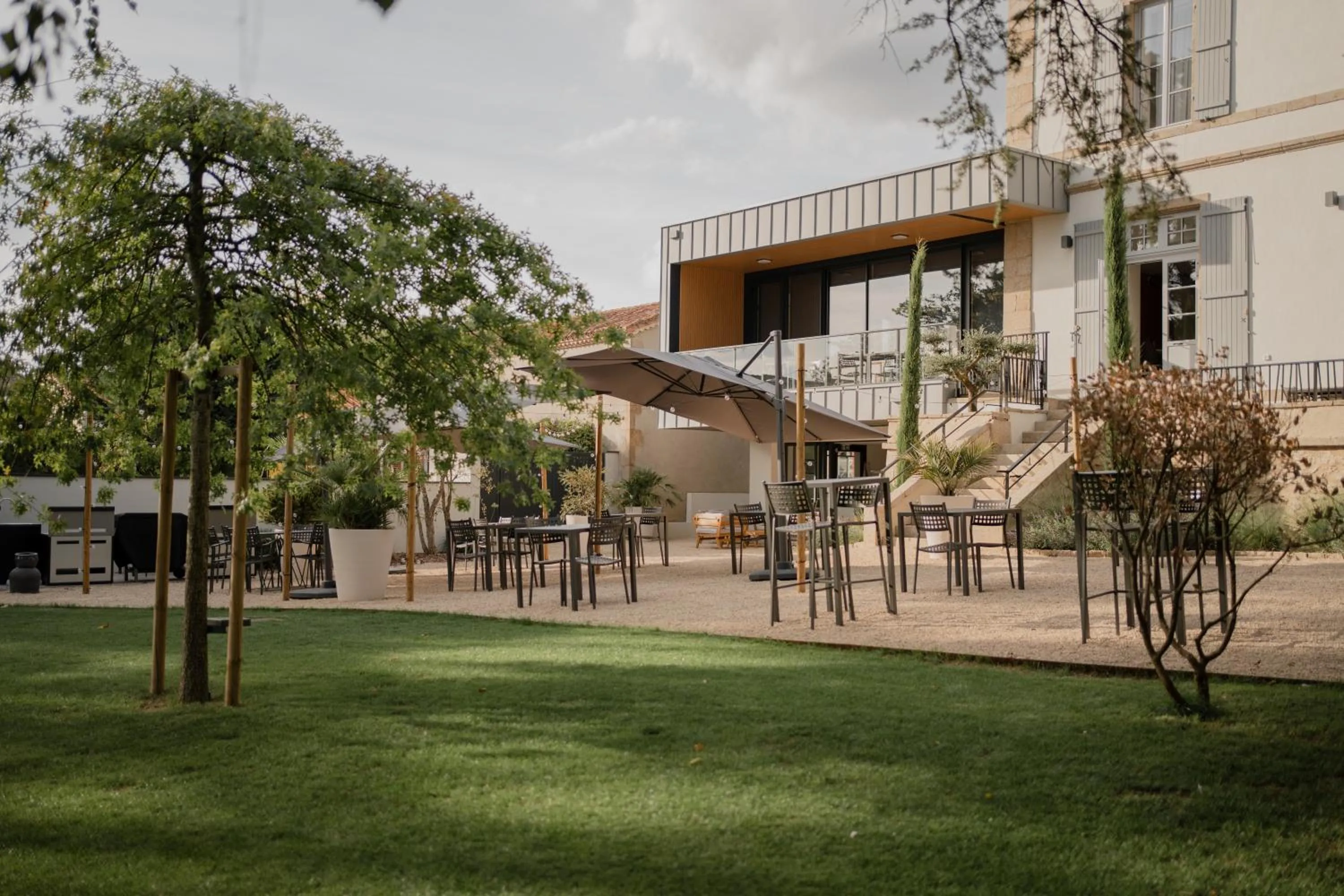 Patio in Hôtel-Restaurant Villa Métis