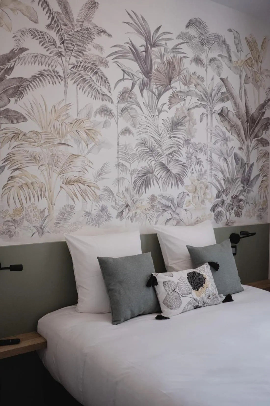 Bedroom, Bed in Hôtel-Restaurant Villa Métis