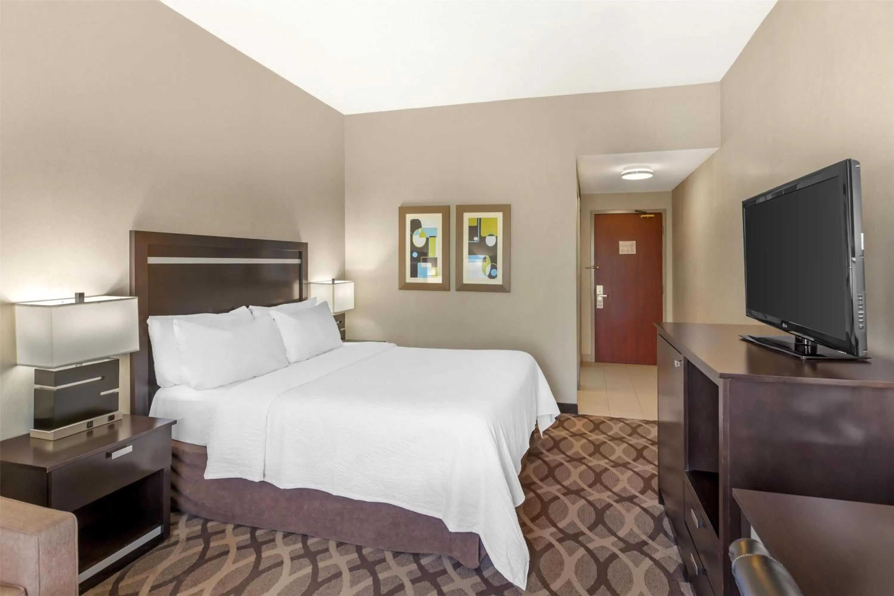 Bedroom, Bed in Best Western Plus Travel Hotel Toronto Airport