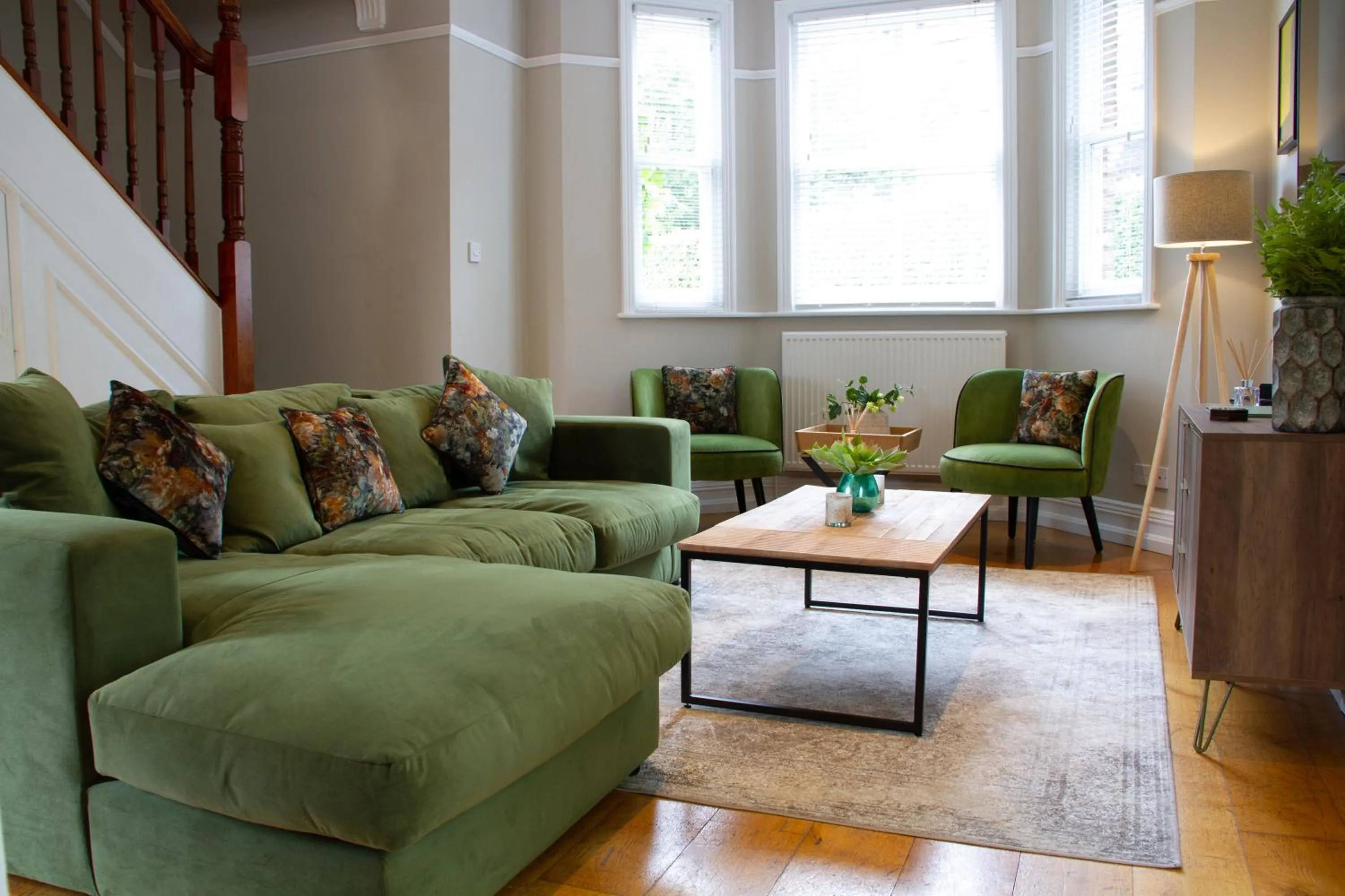 Living room in Lock Keepers Cottage - Detached House in the city