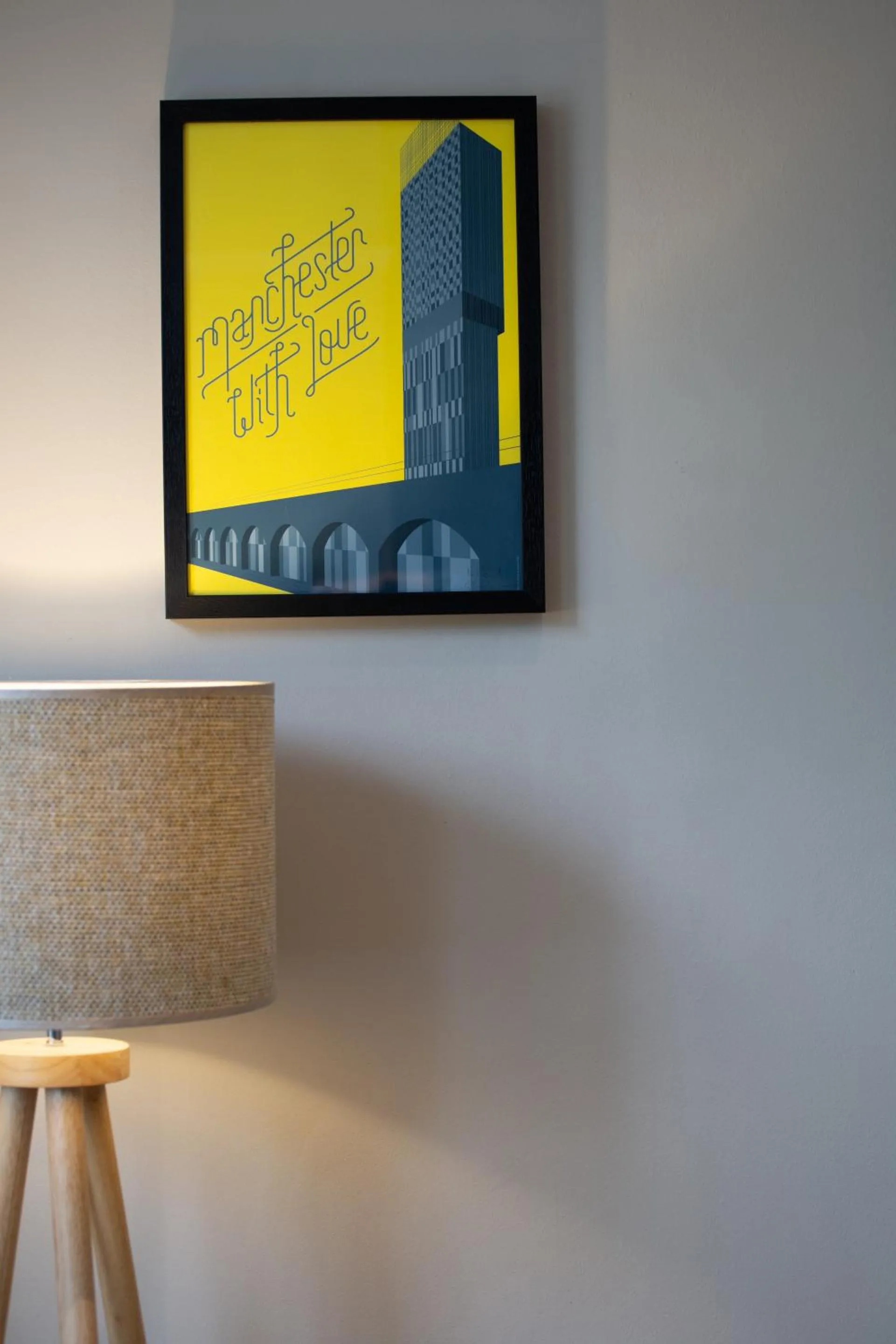 Living room in Lock Keepers Cottage - Detached House in the city