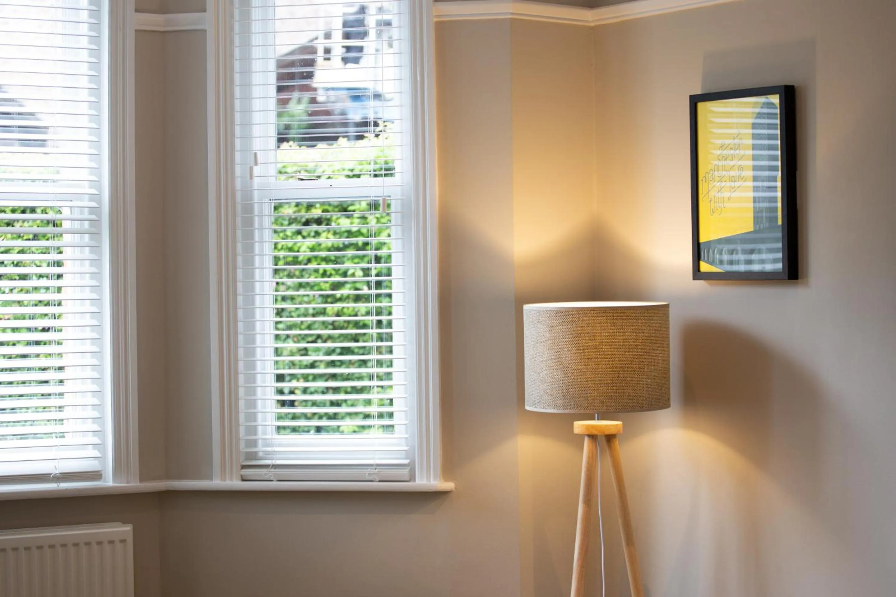Living room in Lock Keepers Cottage - Detached House in the city