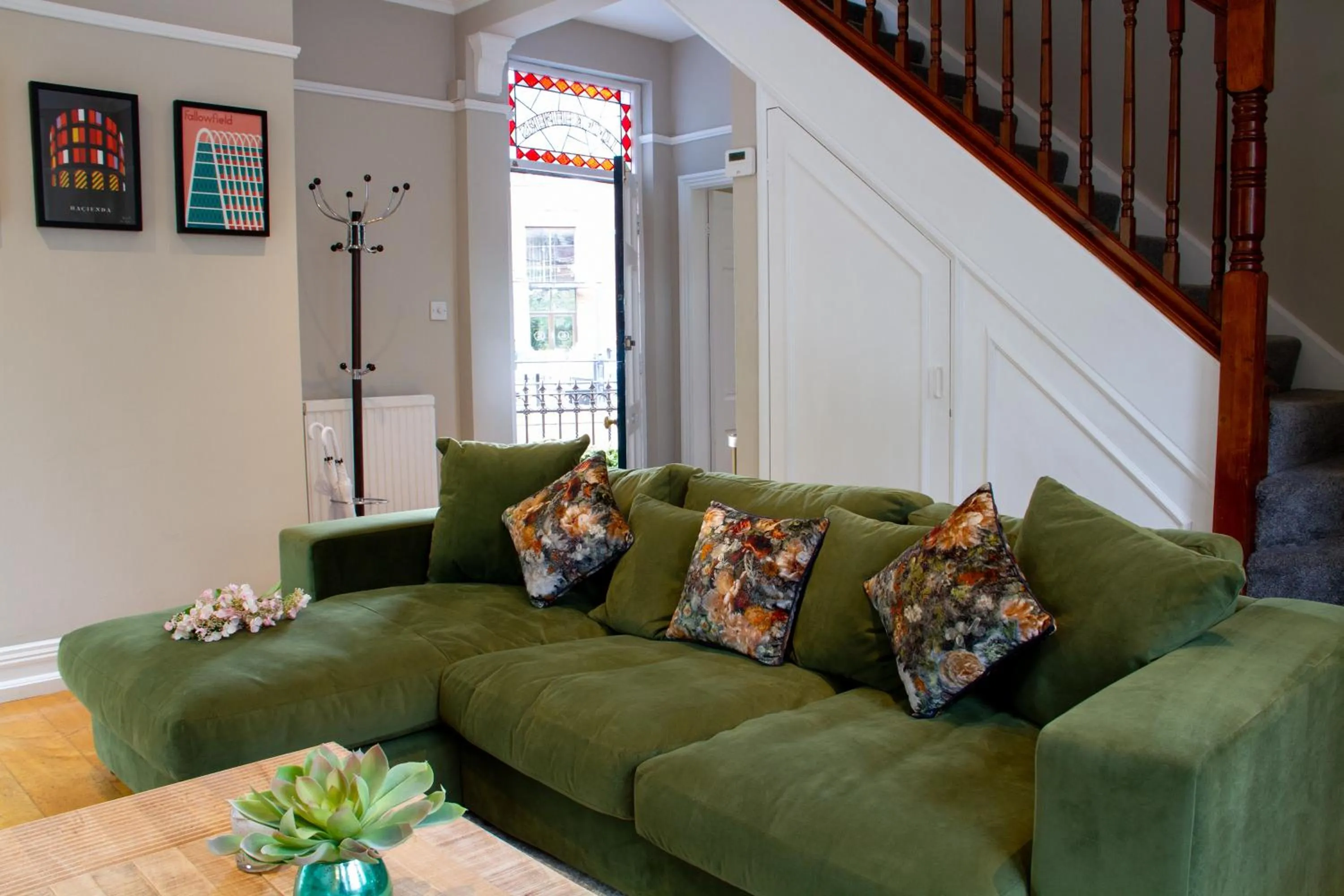 Living room in Lock Keepers Cottage - Detached House in the city