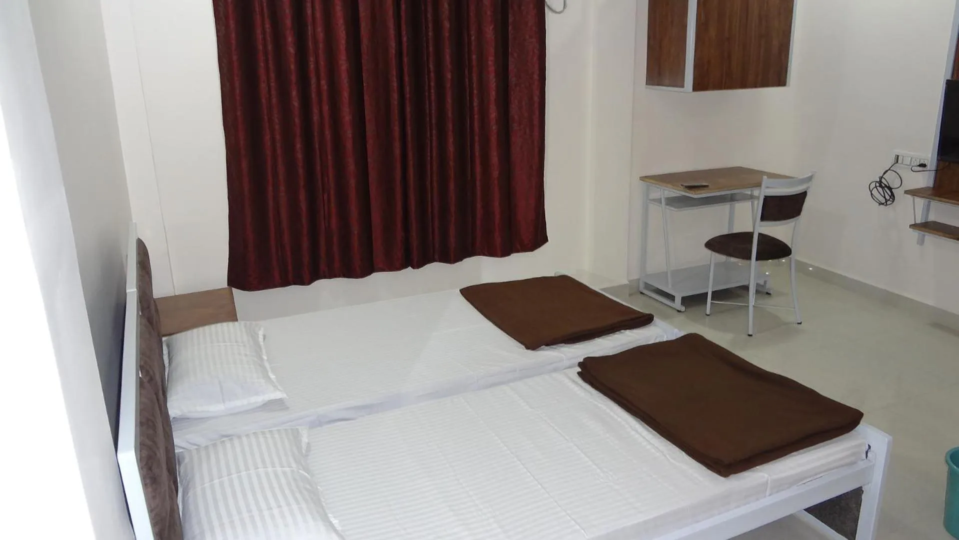 Bed in Anand P G hostel males only