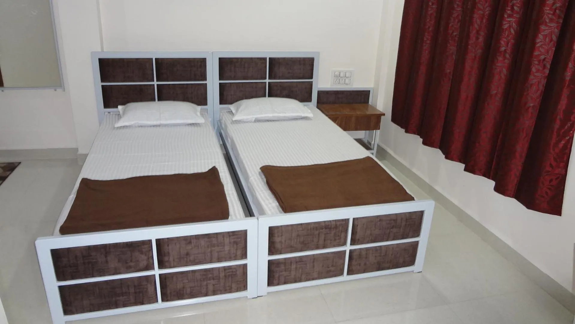 Bed in Anand P G hostel males only