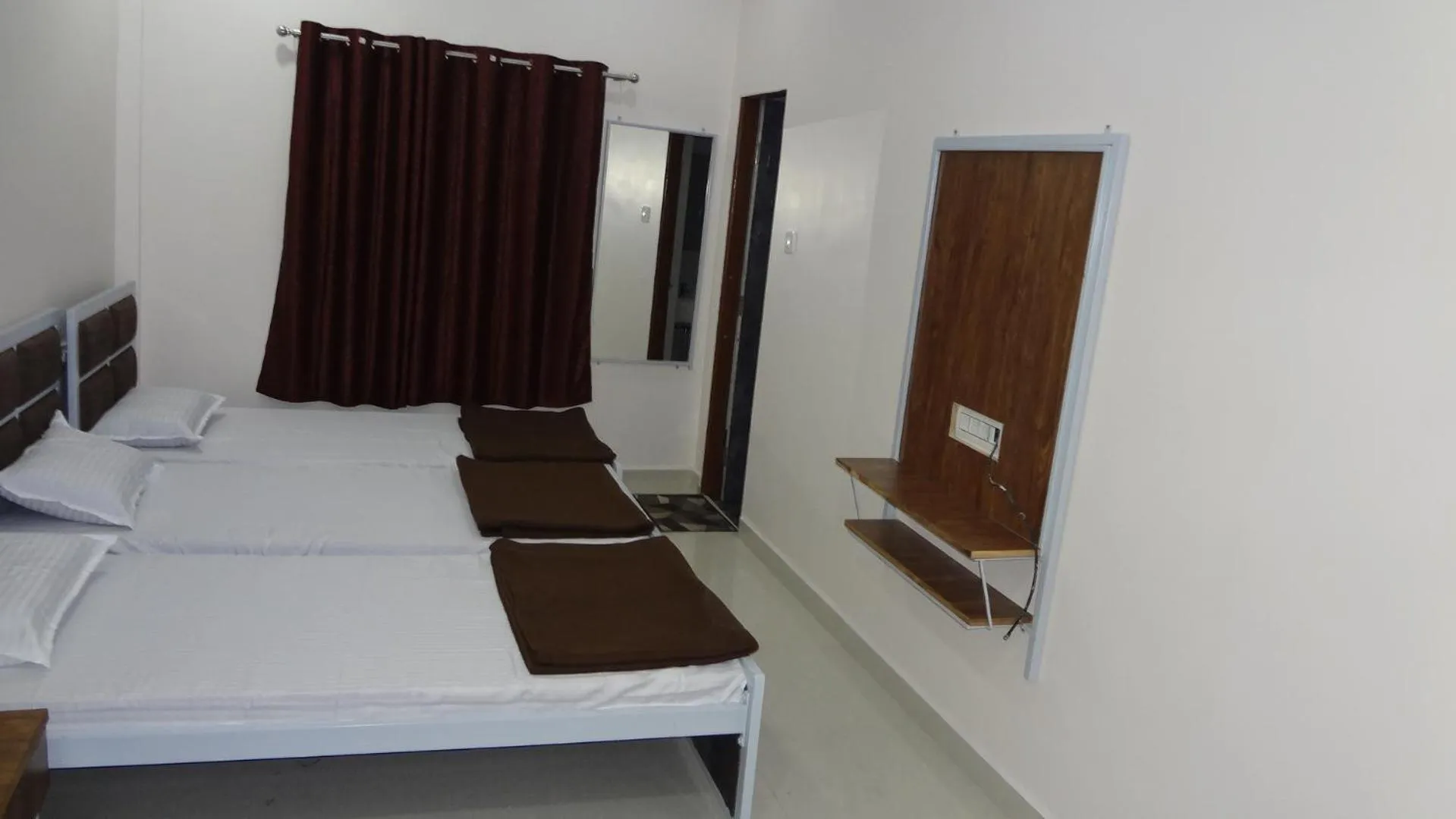Bed in Anand P G hostel males only