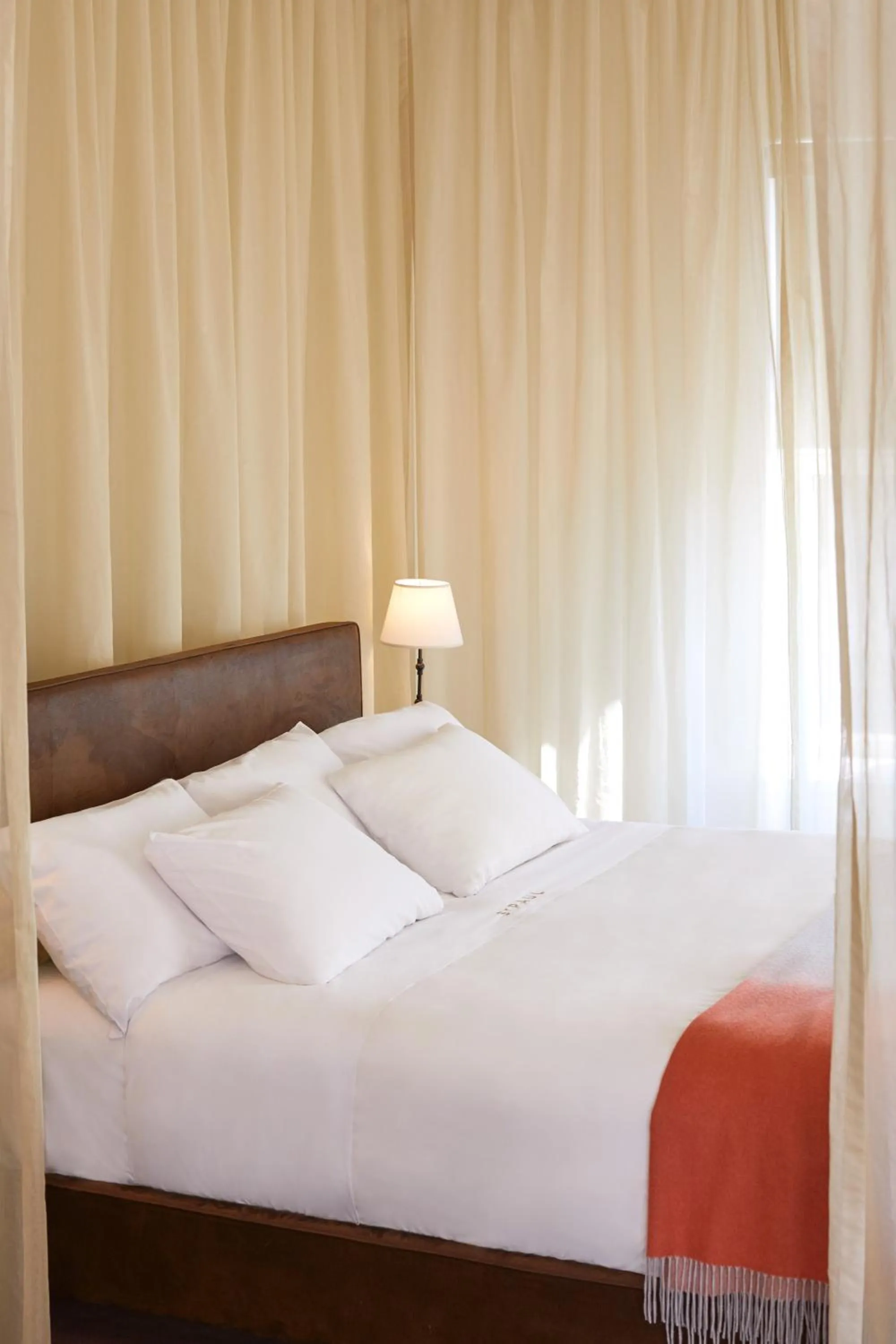 Bed in Hotel St Paul, Montreal, a Member of Design Hotels