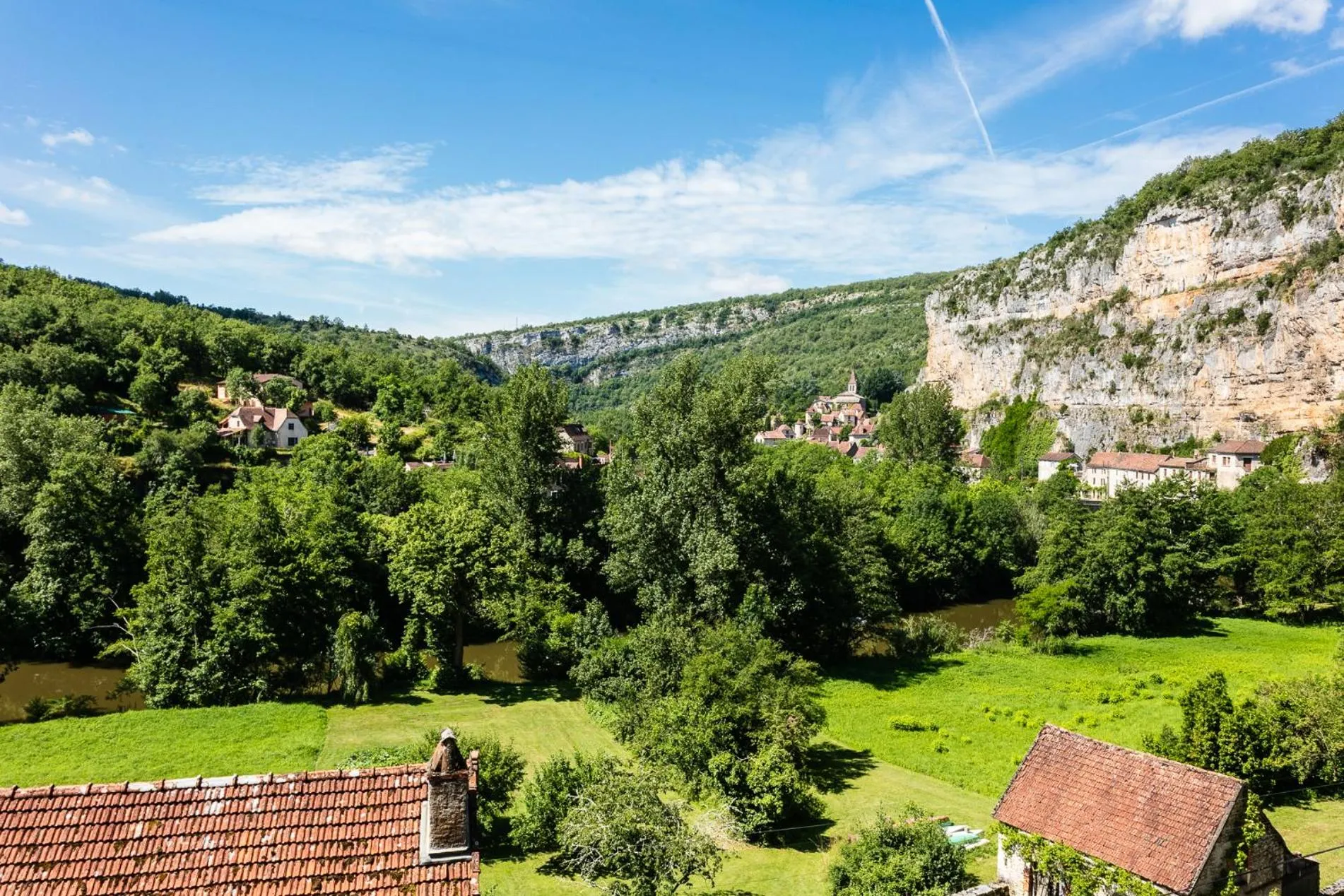 View (from property/room) in Gîtes Un Jardin dans la Falaise