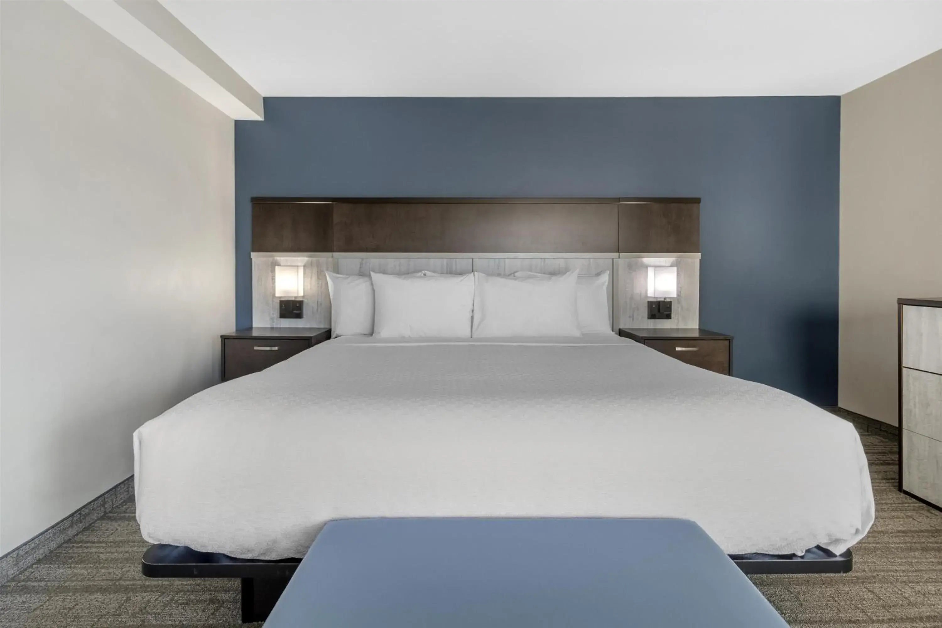 Bedroom, Bed in Best Western Plus Chocolate Lake Hotel - Halifax Bedroom, Bed in Best Western Plus Chocolate Lake Hotel - Halifax