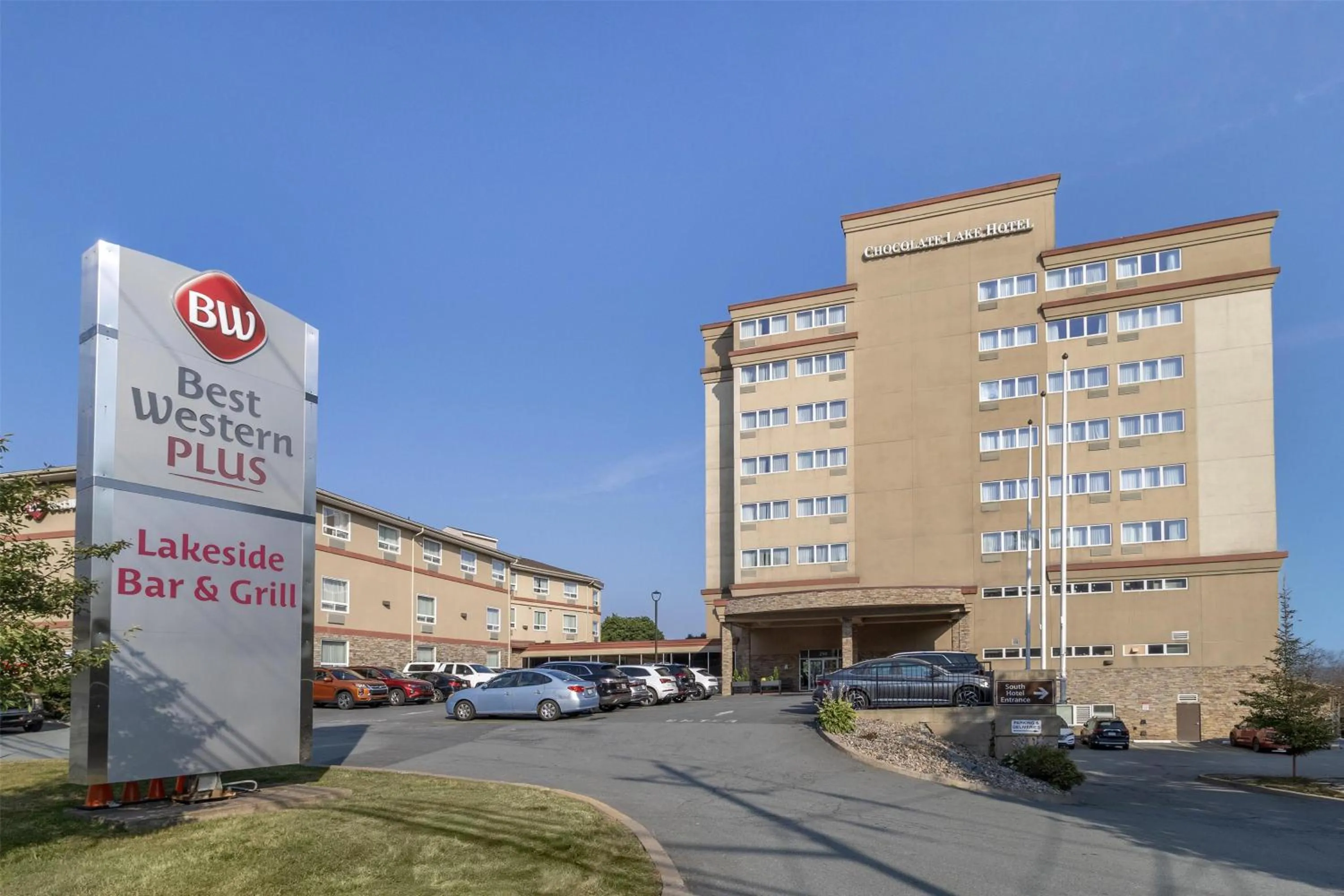Property building in Best Western Plus Chocolate Lake Hotel - Halifax